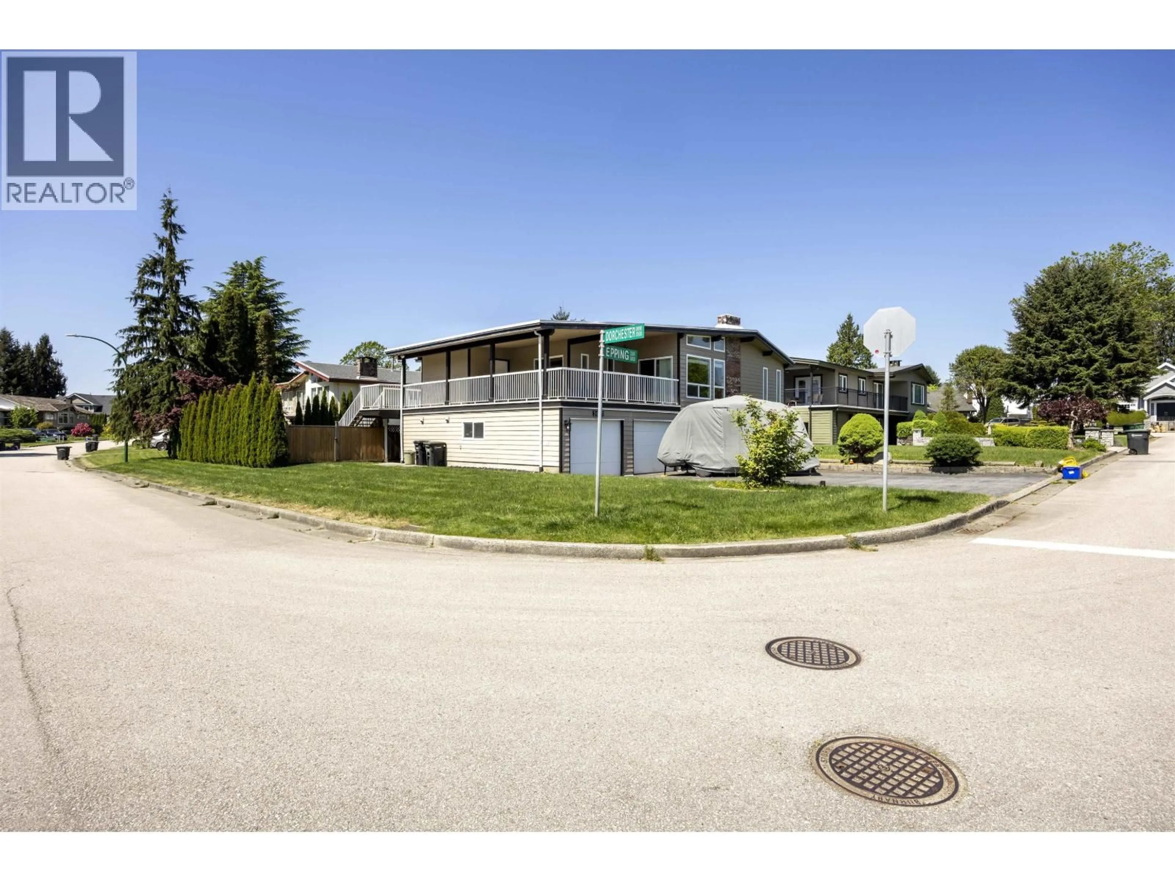 Patio, street for 3881 EPPING COURT, Burnaby British Columbia V5A3H6