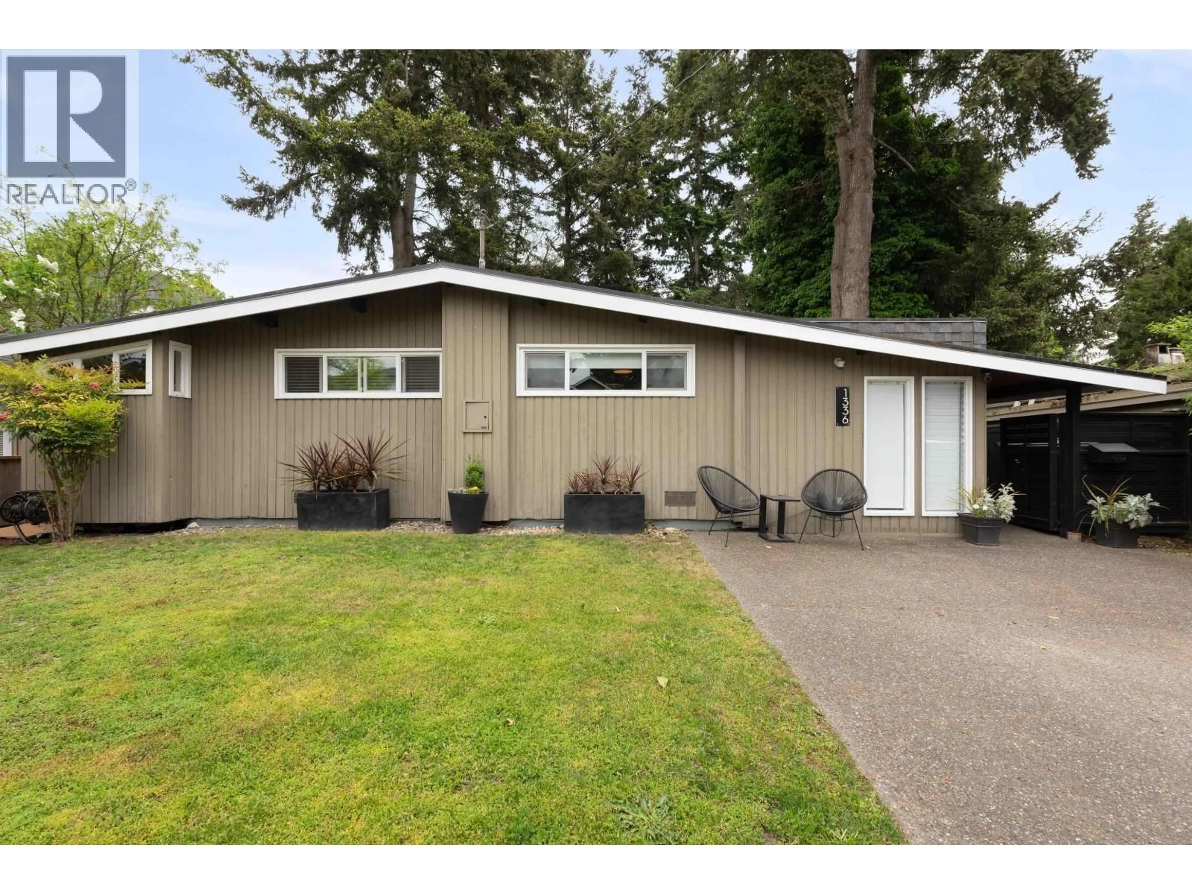 Home with vinyl exterior material, street for 1336 DUNCAN DRIVE, Delta British Columbia V4L1R4