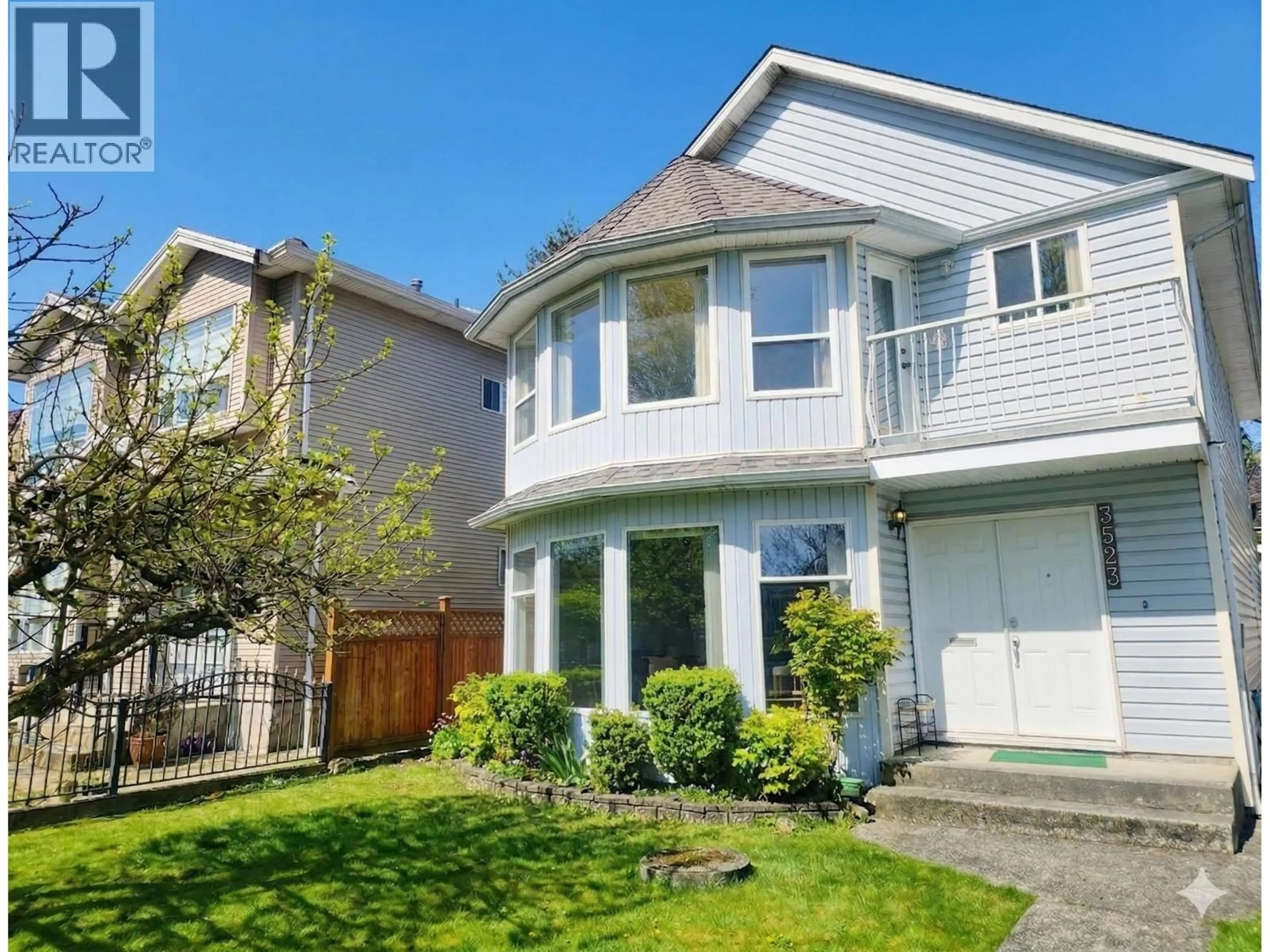 Home with vinyl exterior material, street for 3523 NAPIER STREET, Vancouver British Columbia V5K2X8