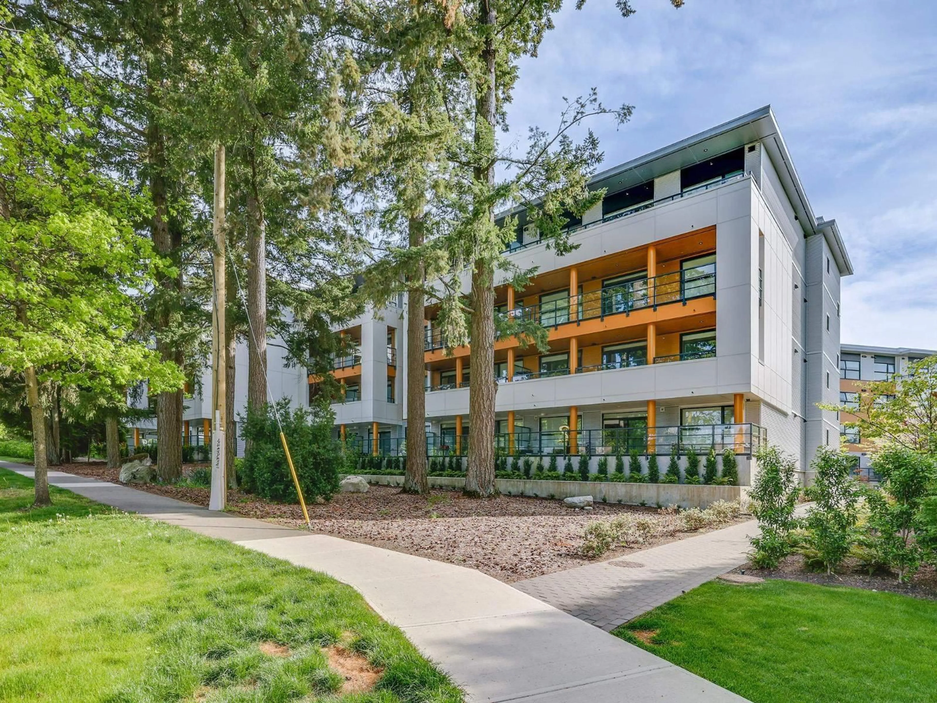 Unknown for 134 - 2635 KING GEORGE BOULEVARD, Surrey British Columbia V4P0H7