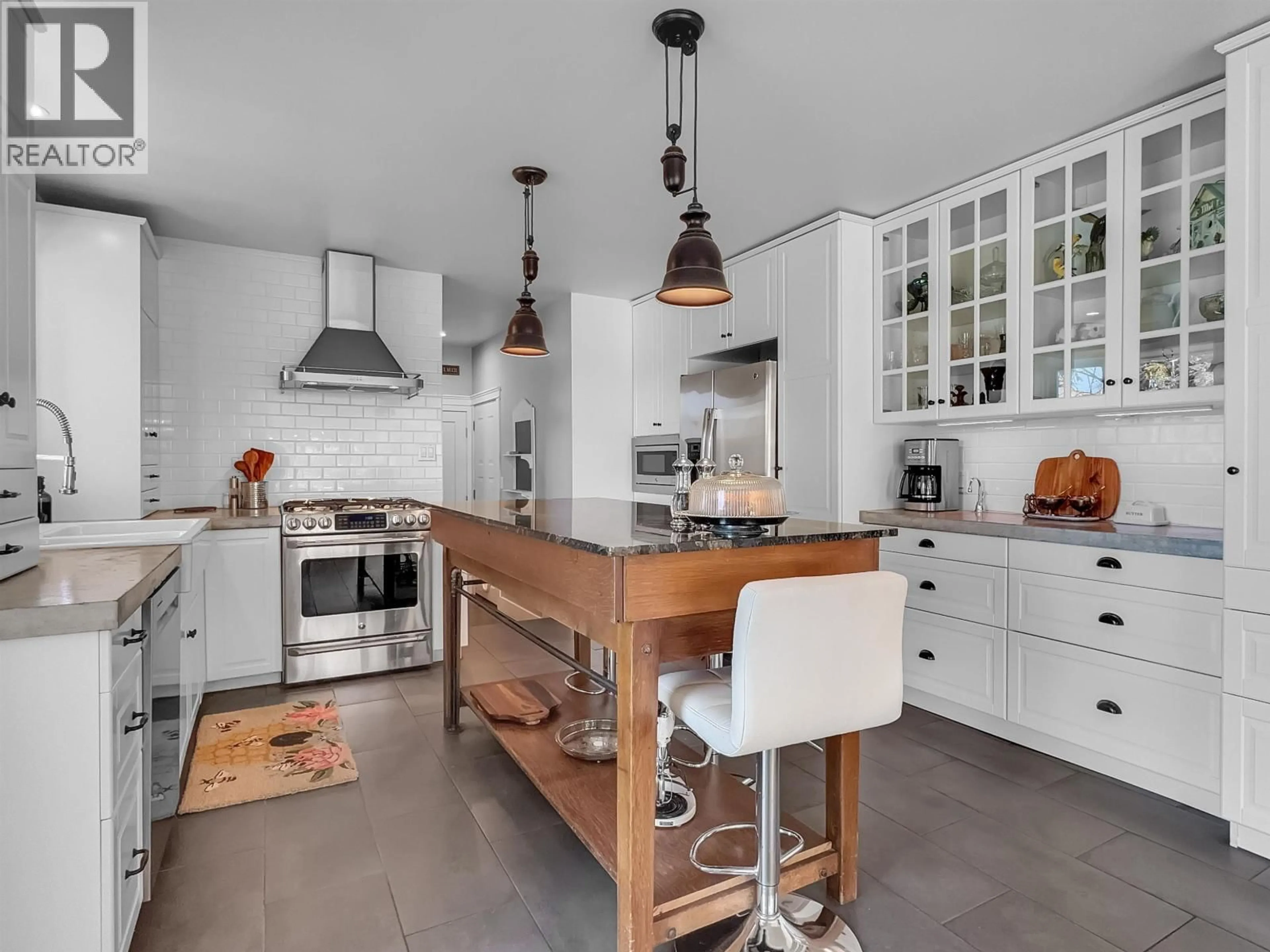 Open concept kitchen, unknown for 3854 EMERALD CRESCENT, Lac La Hache British Columbia V0K1T1