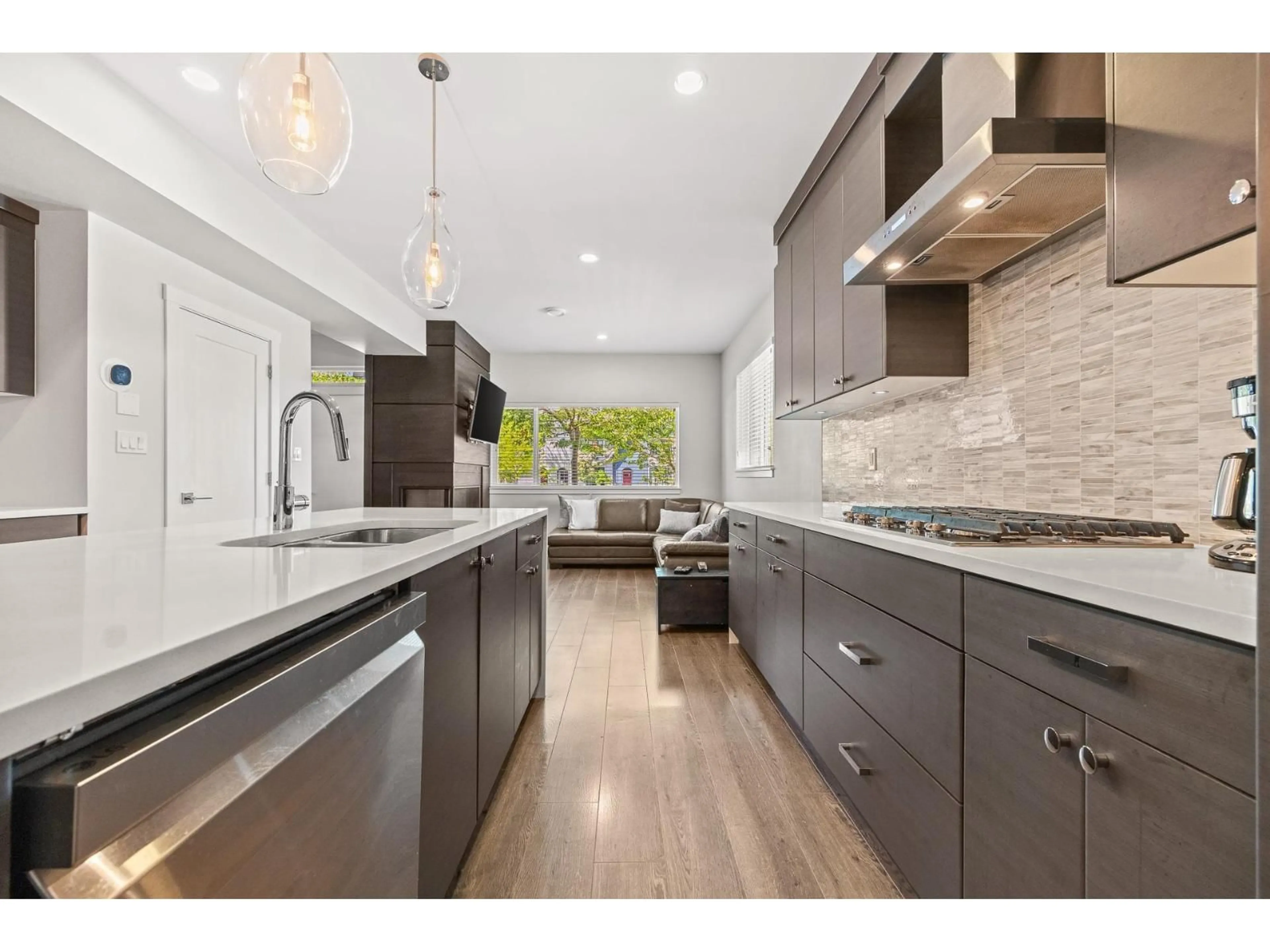 Contemporary kitchen, unknown for 5 - 15688 28 AVENUE, Surrey British Columbia V3Z0N1