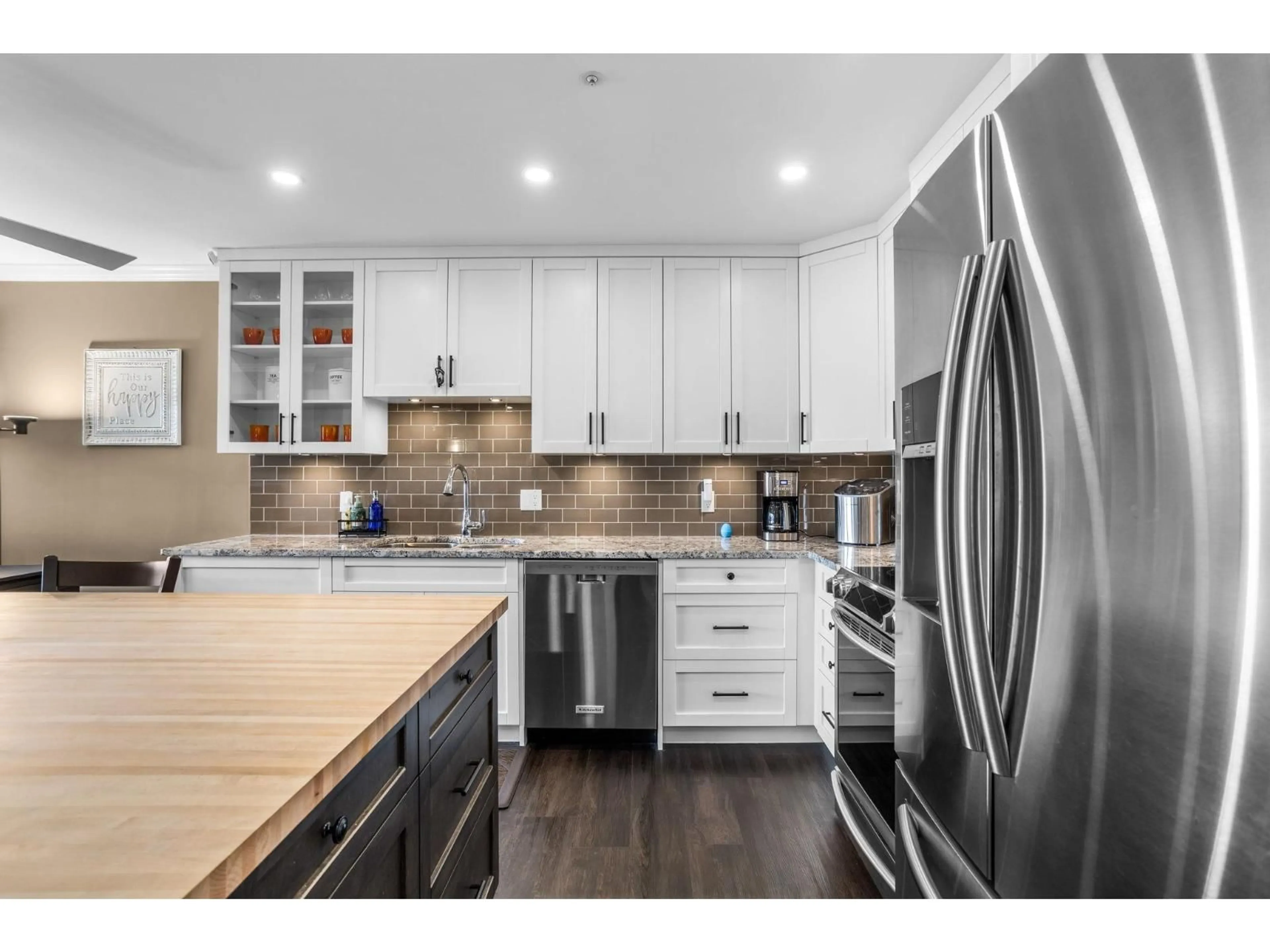 Open concept kitchen, unknown for 115 - 378 ESPLANADE AVENUE, Harrison Hot Springs British Columbia V0M1A3