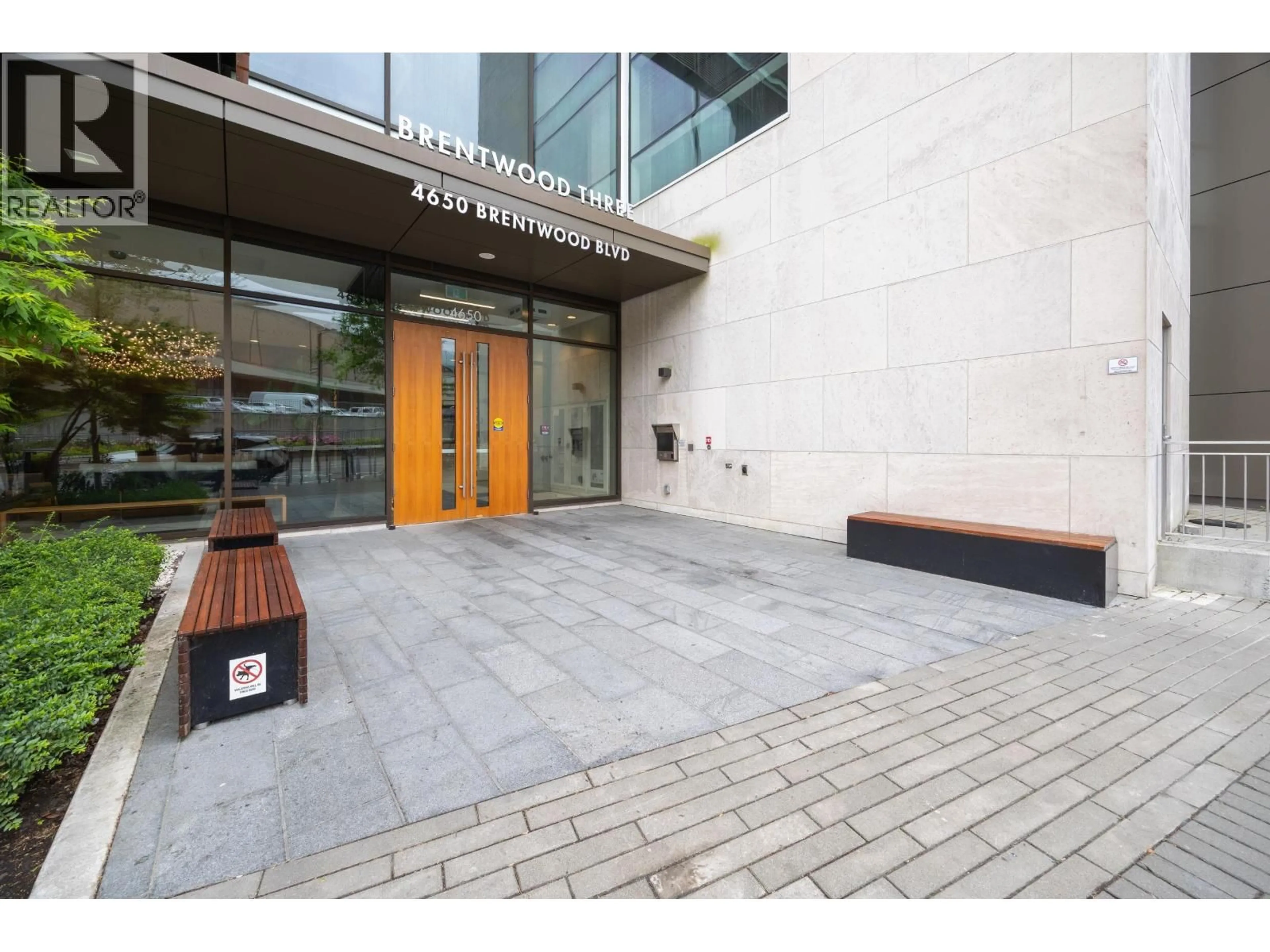Indoor foyer for 1104 - 4650 BRENTWOOD BOULEVARD, Burnaby British Columbia V5C0M3