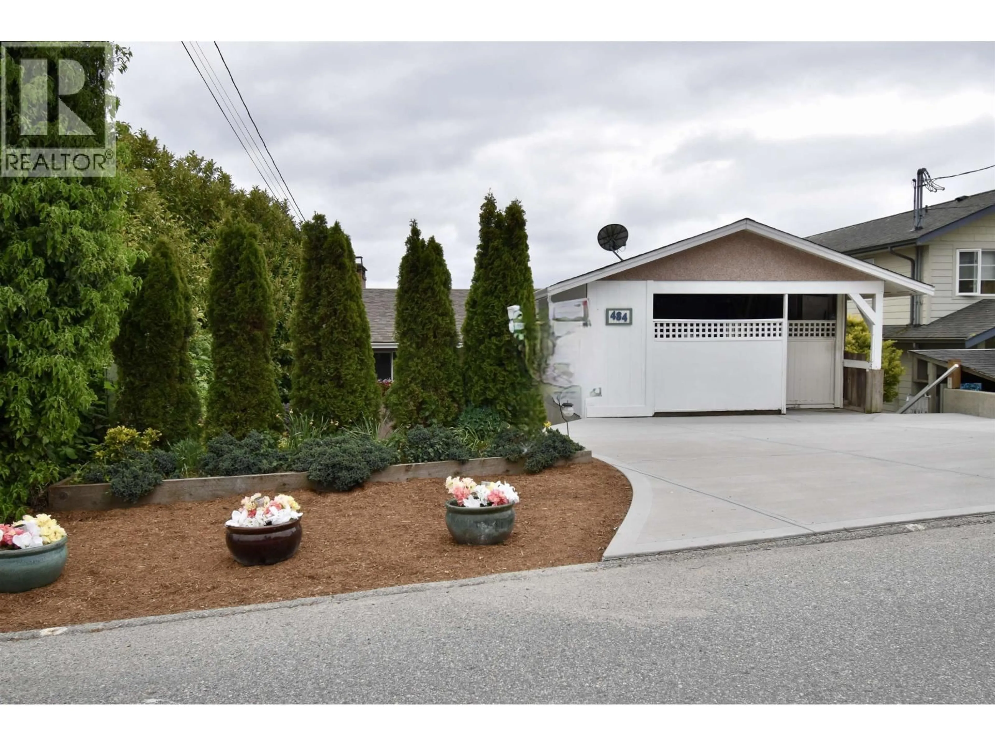 Home with brick exterior material, street for 484 MARINE DRIVE, Gibsons British Columbia V0N1V0