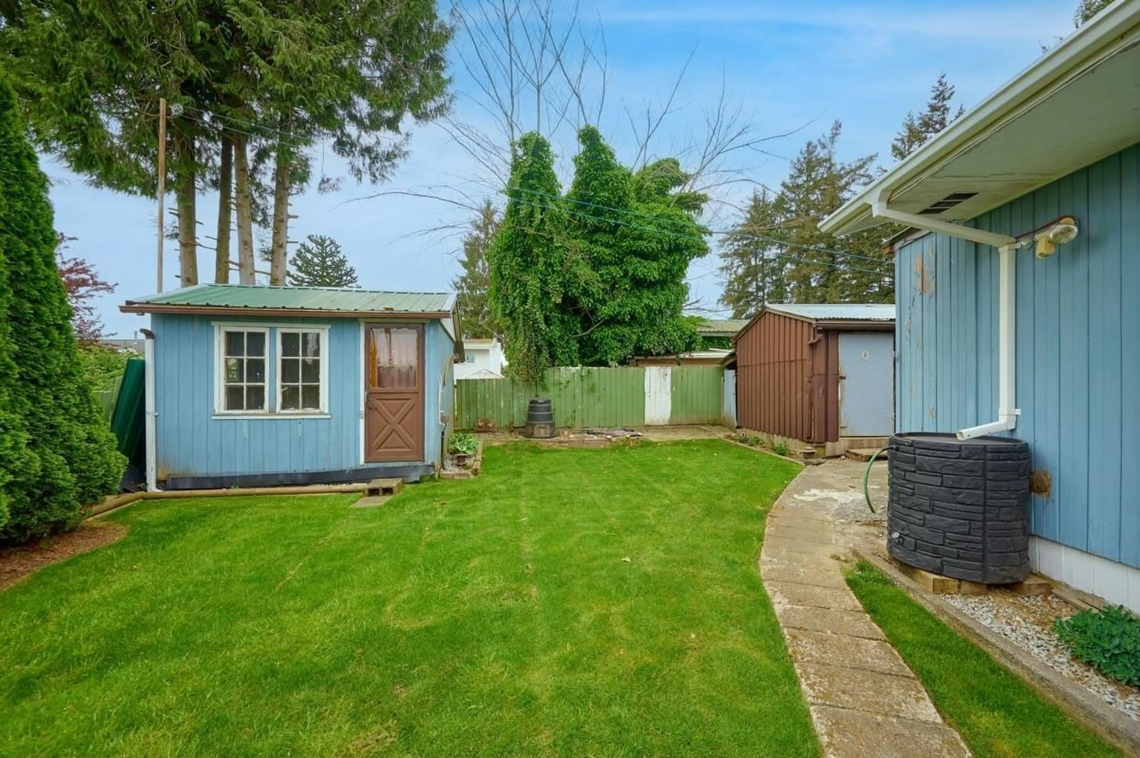 Shed for 2213 CRYSTAL COURT, Abbotsford British Columbia V2T6A7