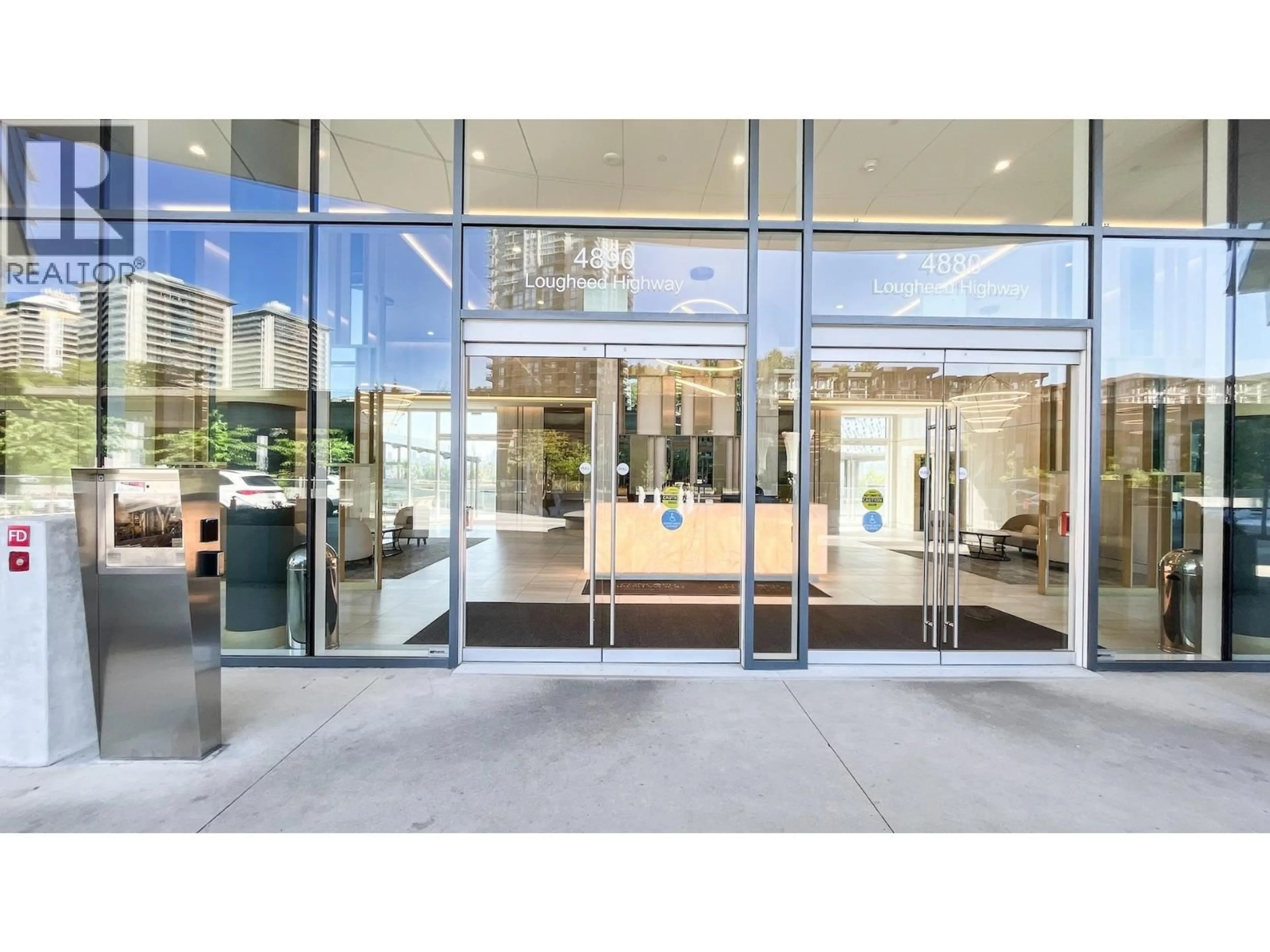 Indoor foyer for 1001 - 4890 LOUGHEED HIGHWAY, Burnaby British Columbia V5C0N2