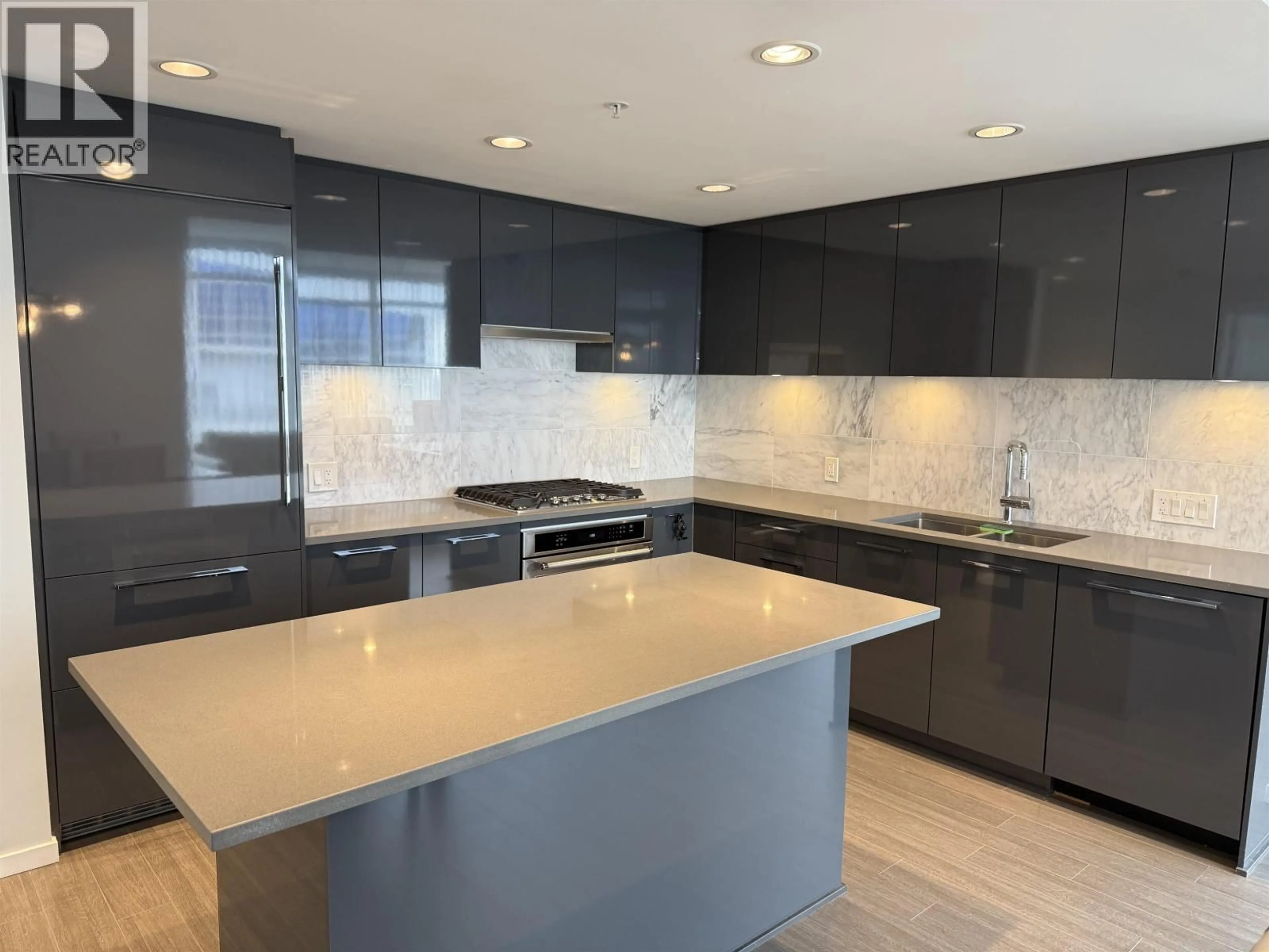 Contemporary kitchen, ceramic/tile floor for 2808 - 6700 DUNBLANE AVENUE, Burnaby British Columbia V5H0J3