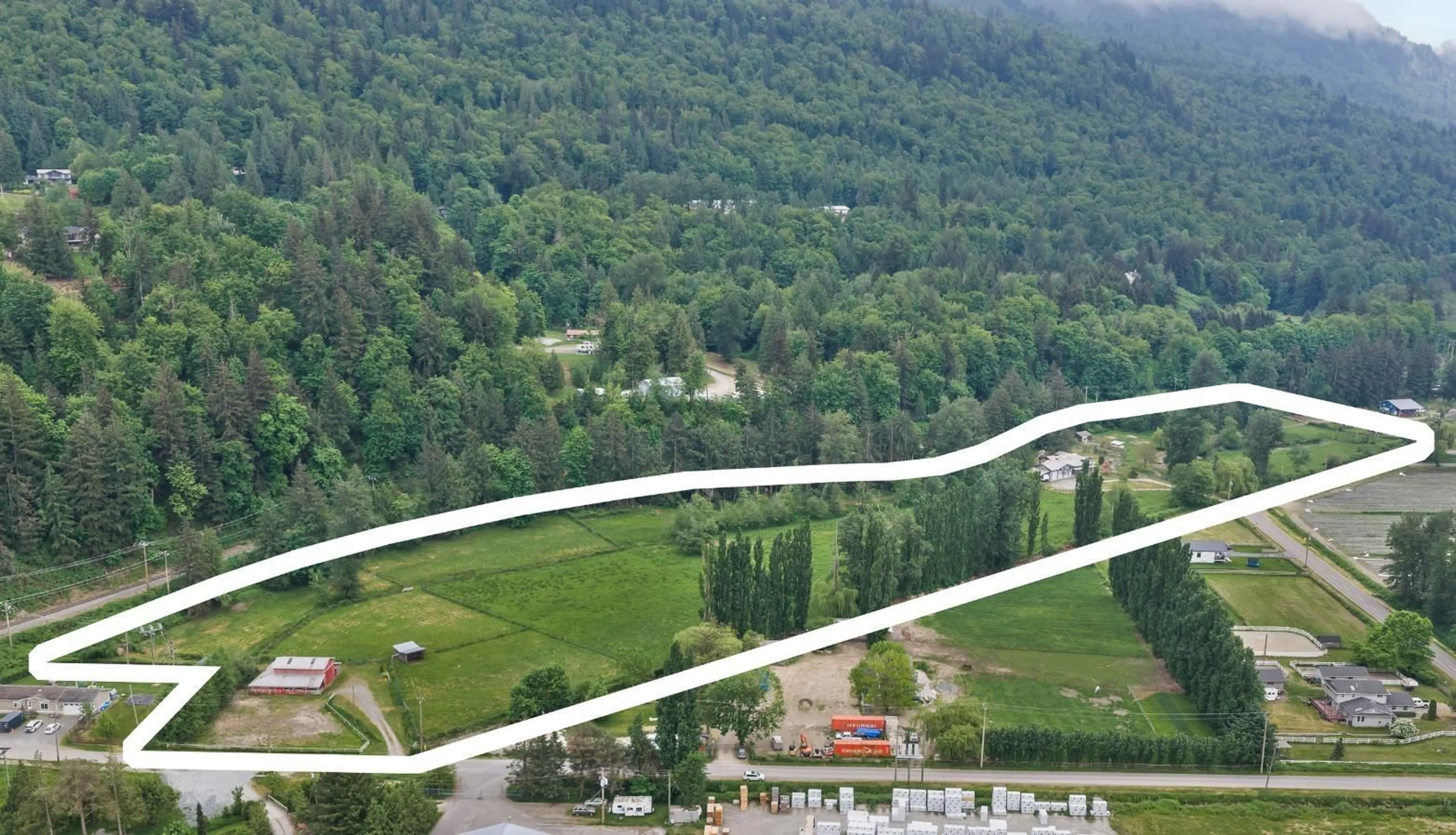 A pic from outside/outdoor area/front of a property/back of a property/a pic from drone, mountain view for 3146 TOWNE ROAD, Abbotsford British Columbia V3G2V8