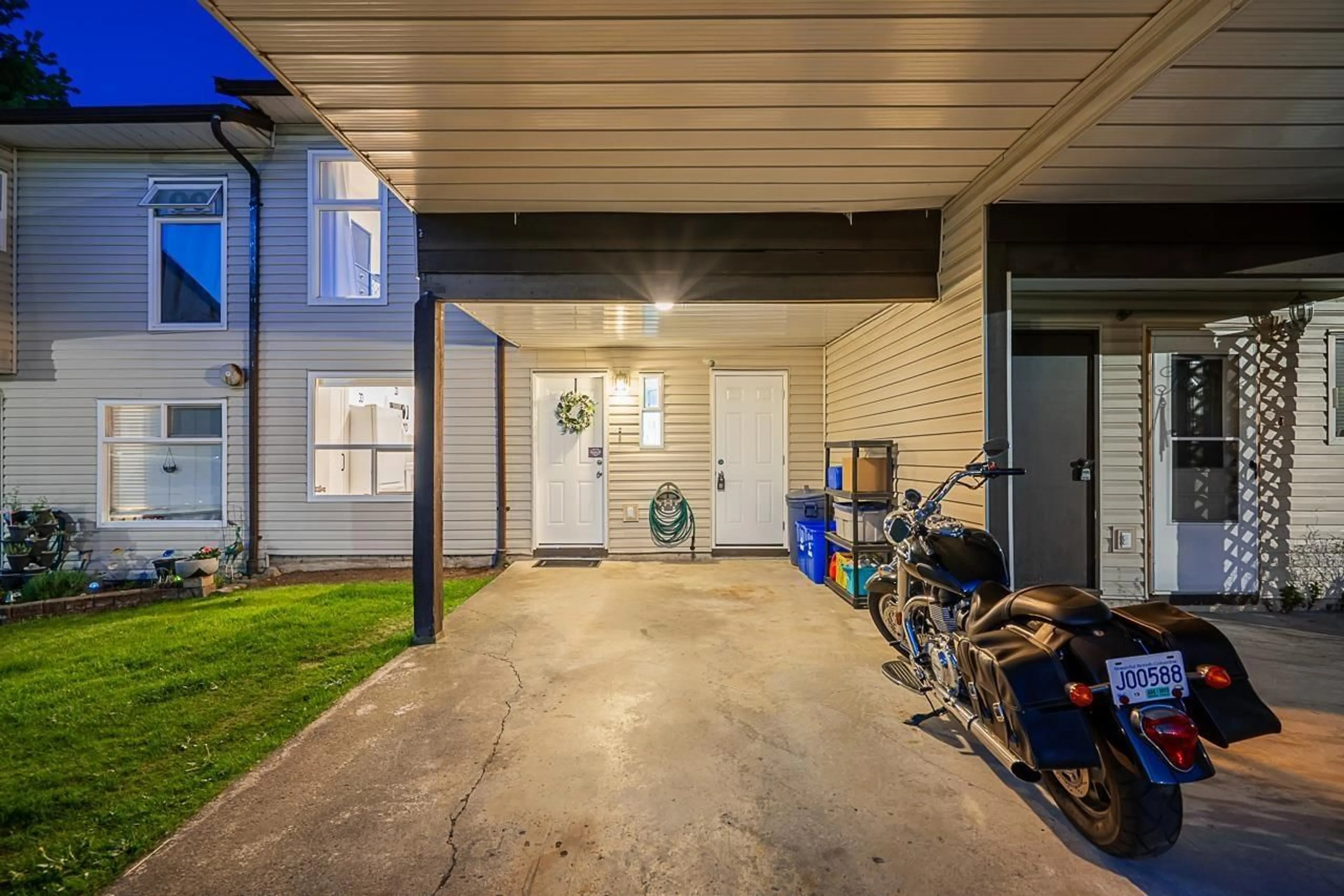 Indoor garage for 130 - 2844 273 STREET, Langley British Columbia V4W3S6
