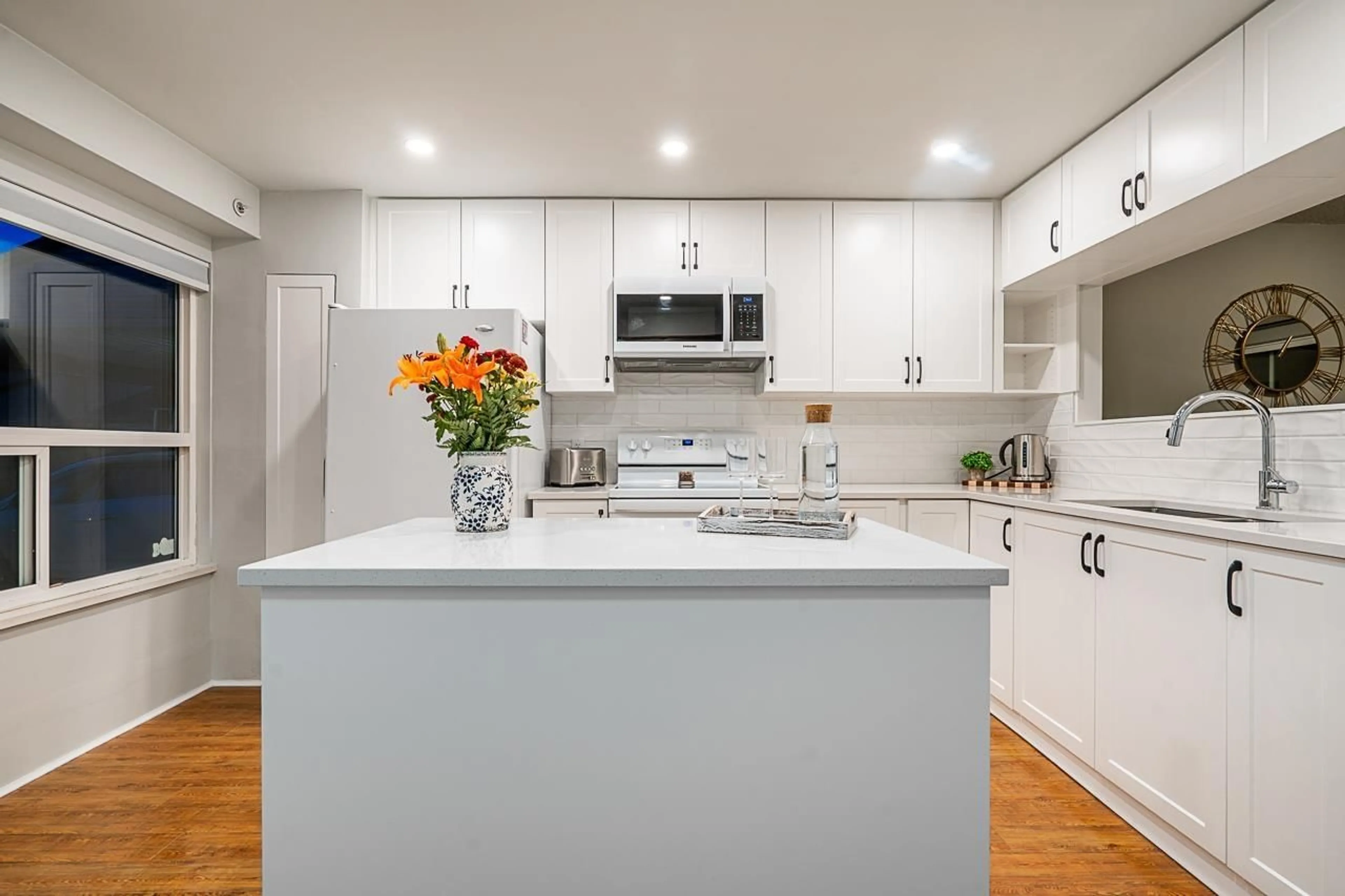 Open concept kitchen, unknown for 130 - 2844 273 STREET, Langley British Columbia V4W3S6