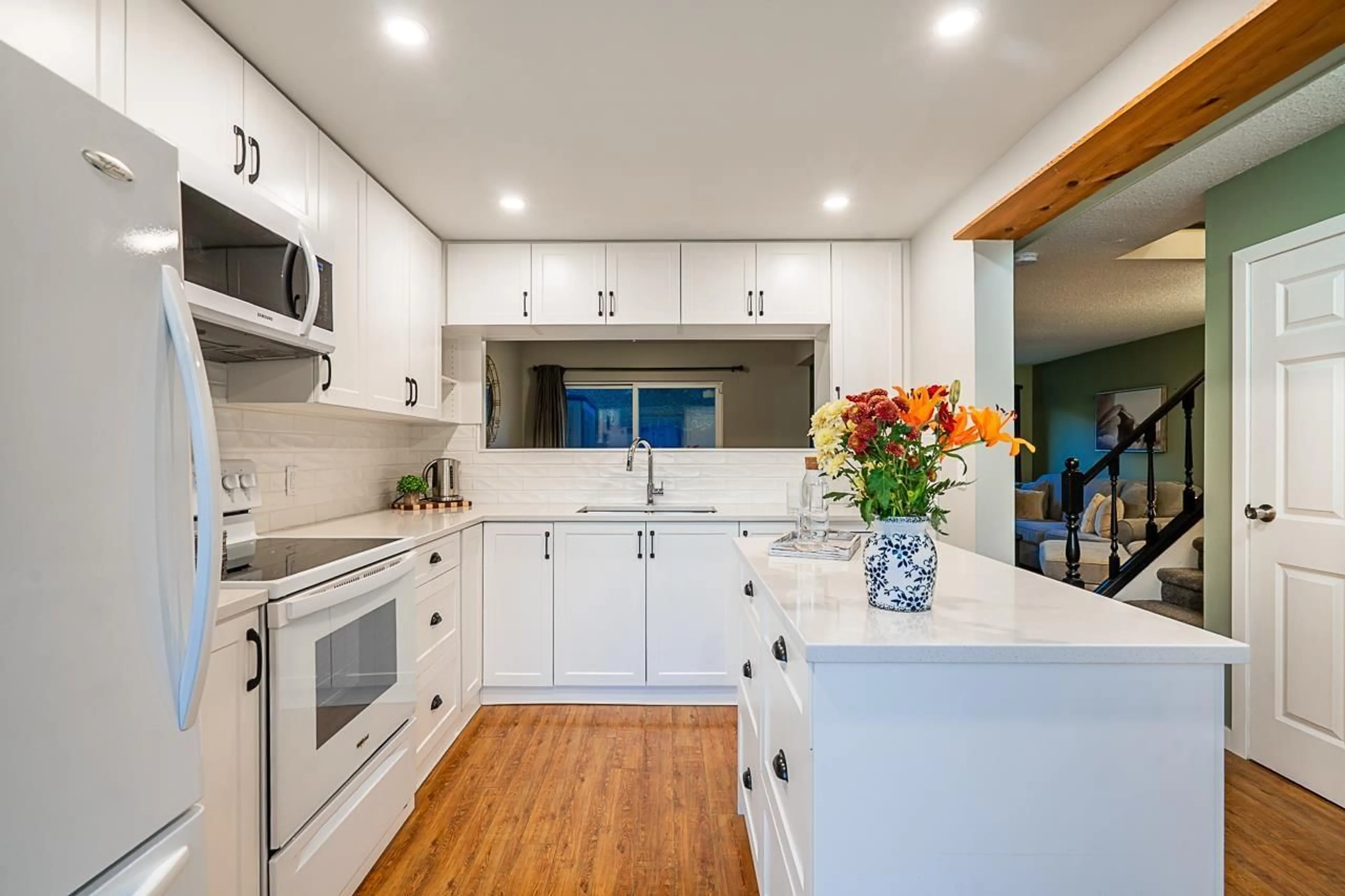 Open concept kitchen, unknown for 130 - 2844 273 STREET, Langley British Columbia V4W3S6