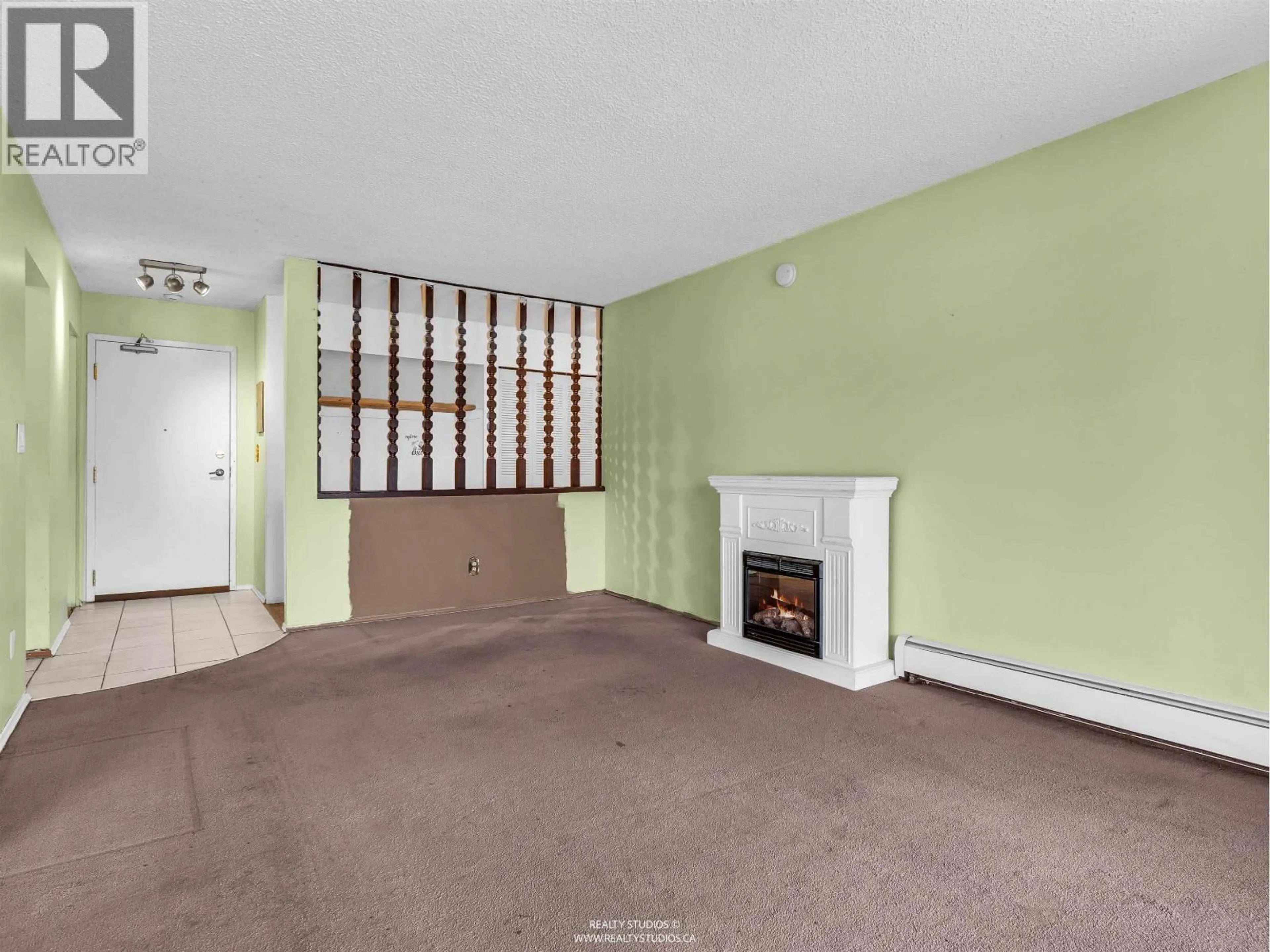 A pic of a room for 307 - 12170 222 STREET, Maple Ridge British Columbia V2X8H1