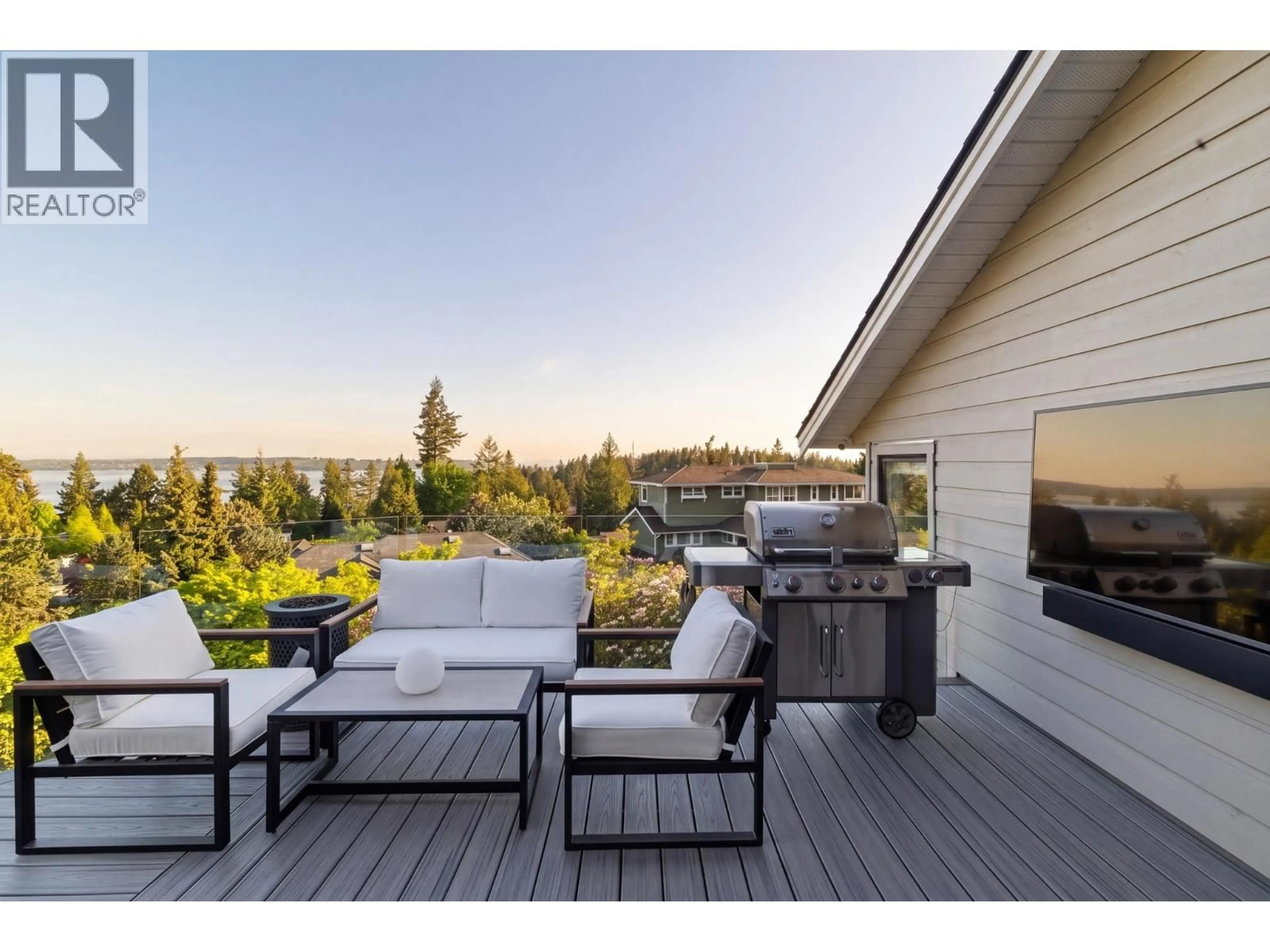 Patio, mountain view for 4778 MEADFEILD COURT, West Vancouver British Columbia V7W2Y3