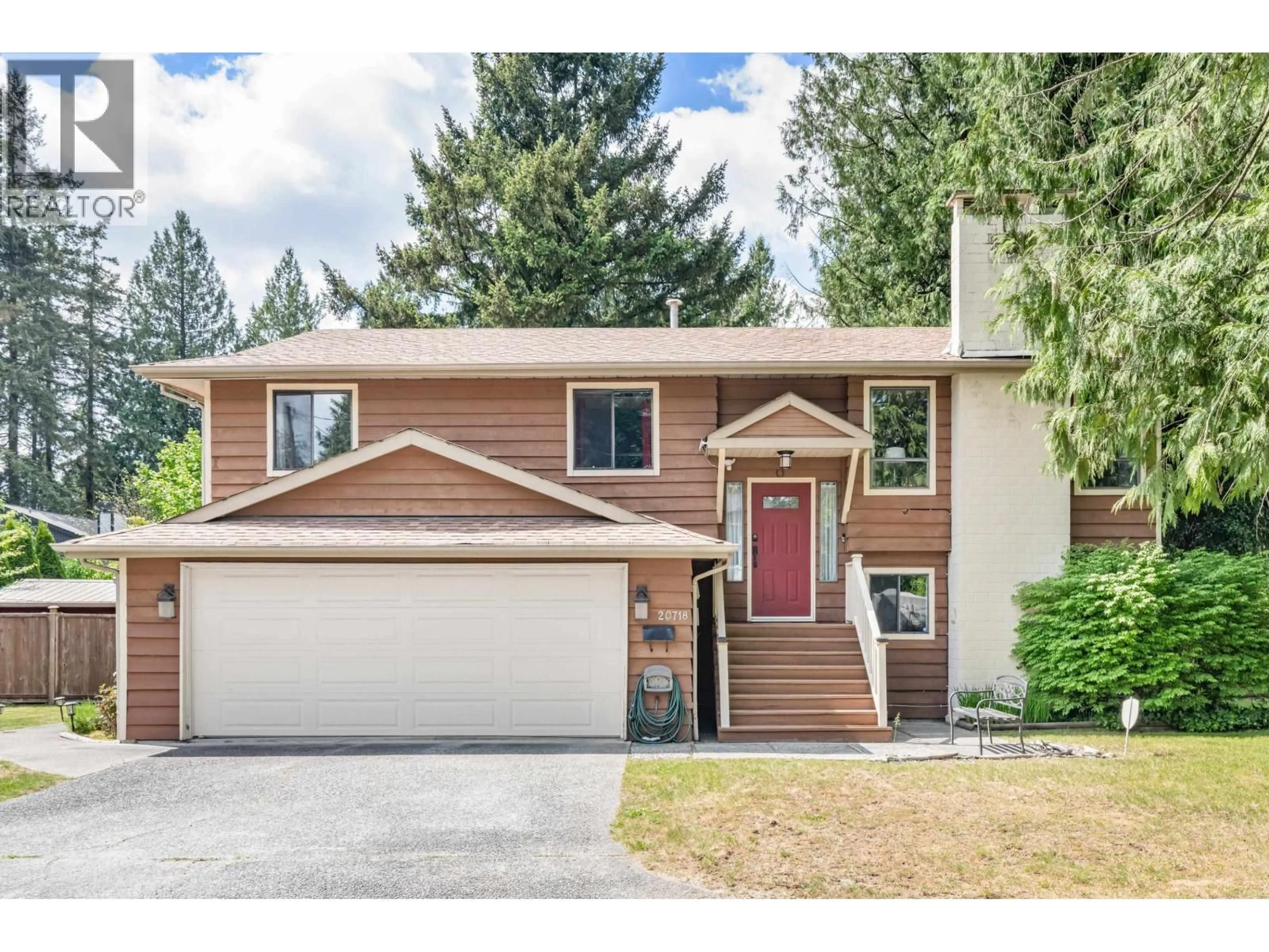 Home with vinyl exterior material, street for 20718 CAMWOOD AVENUE, Maple Ridge British Columbia V2X7W9