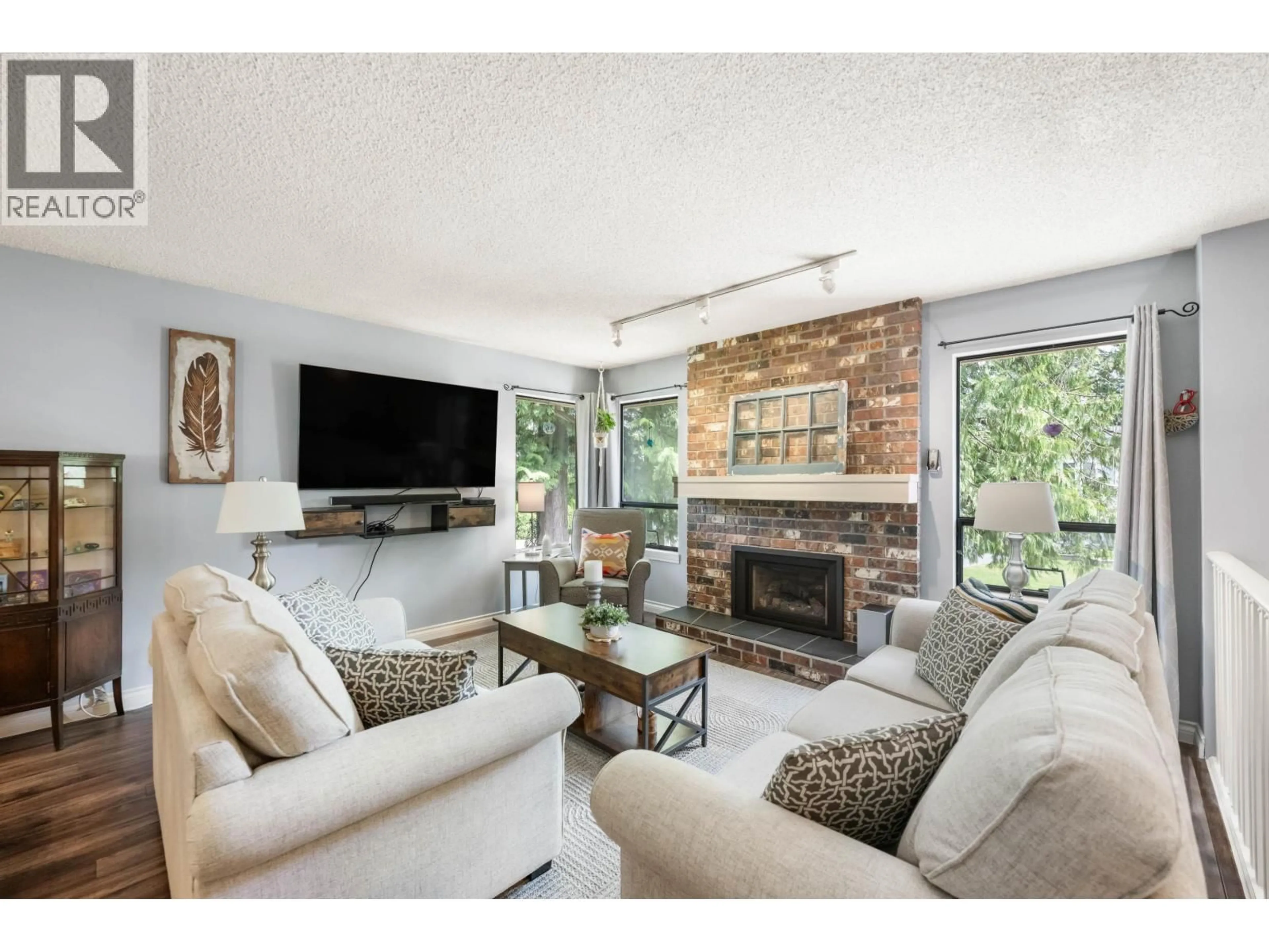 Living room with furniture, unknown for 20718 CAMWOOD AVENUE, Maple Ridge British Columbia V2X7W9