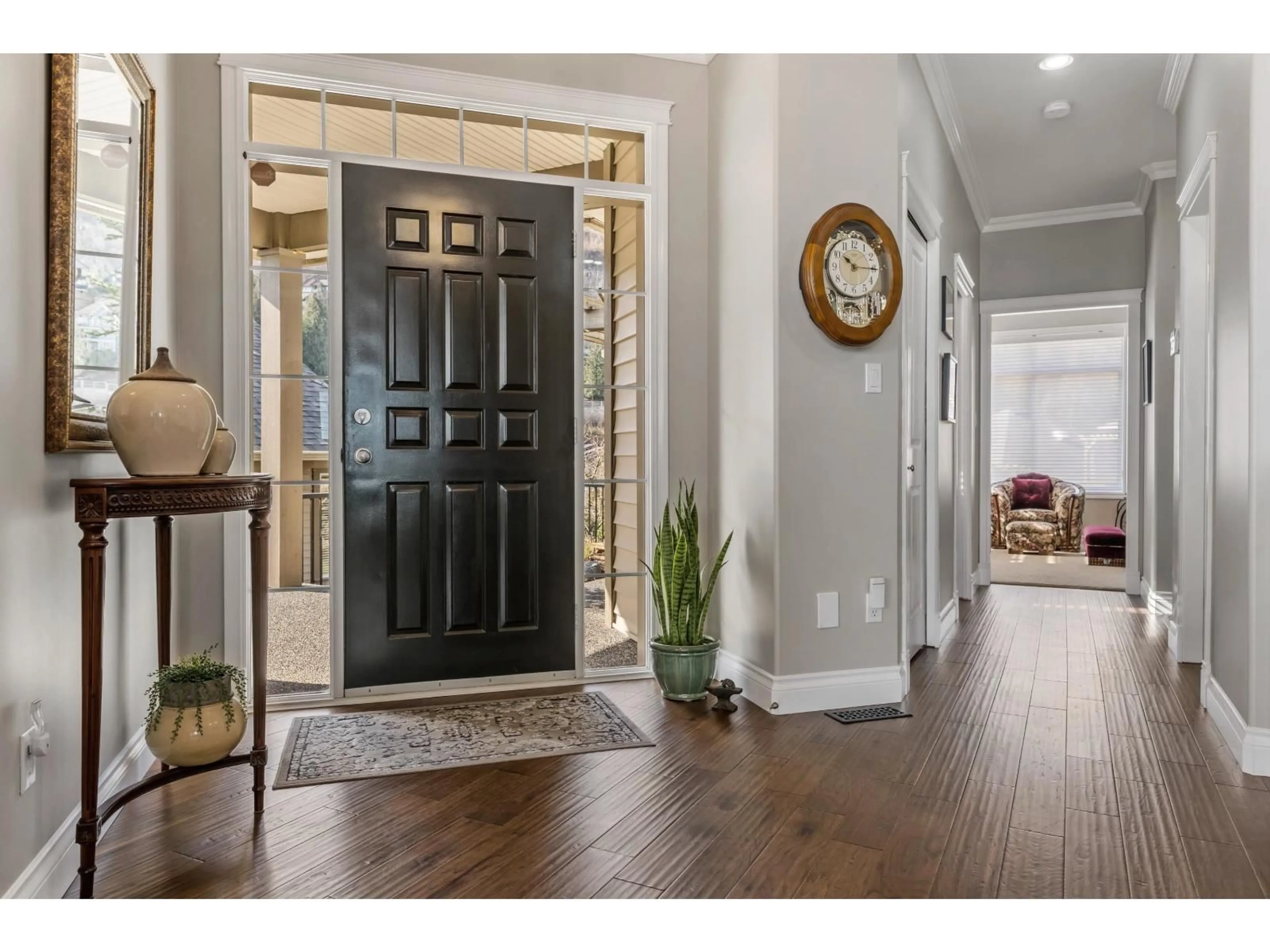 Indoor entryway for 16 - 43777 CHILLIWACK MOUNTAIN ROAD, Chilliwack British Columbia V2R5V1