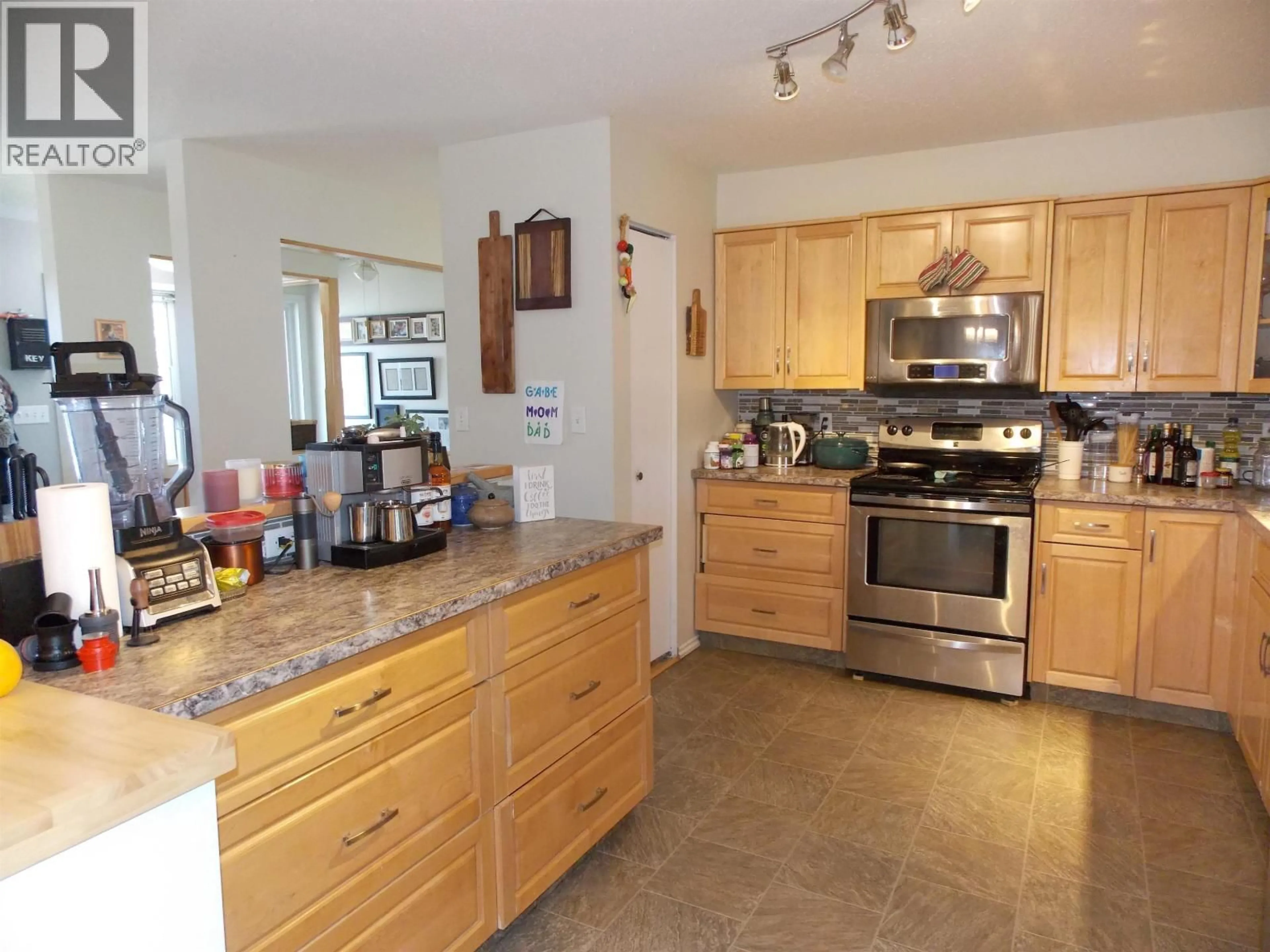 Standard kitchen, ceramic/tile floor for 760 SMITH STREET, Williams Lake British Columbia V2G4A5