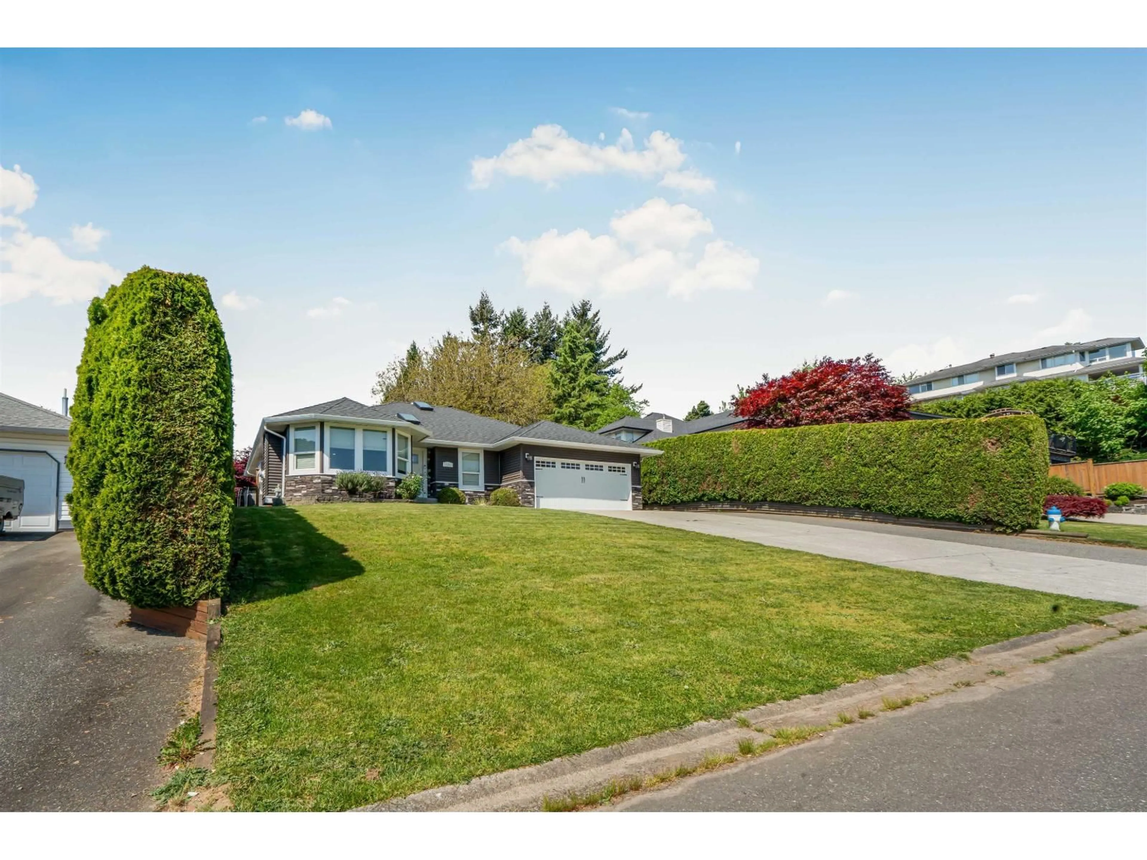 A pic from outside/outdoor area/front of a property/back of a property/a pic from drone, street for 35061 SUNNYSIDE DRIVE, Mission British Columbia V2V6S9