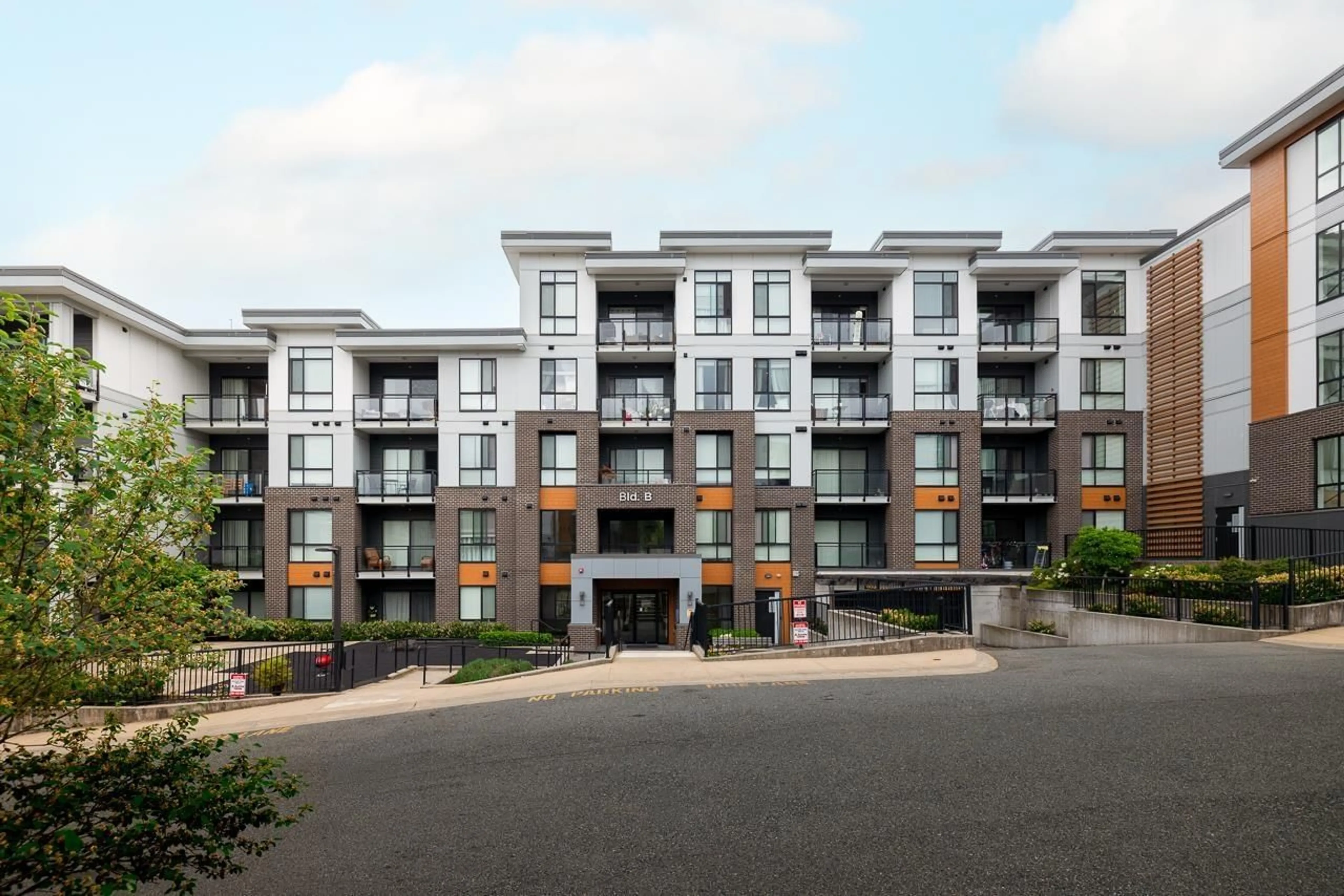 Unknown for B203 - 20087 68 AVENUE, Langley British Columbia V2Y0Y3