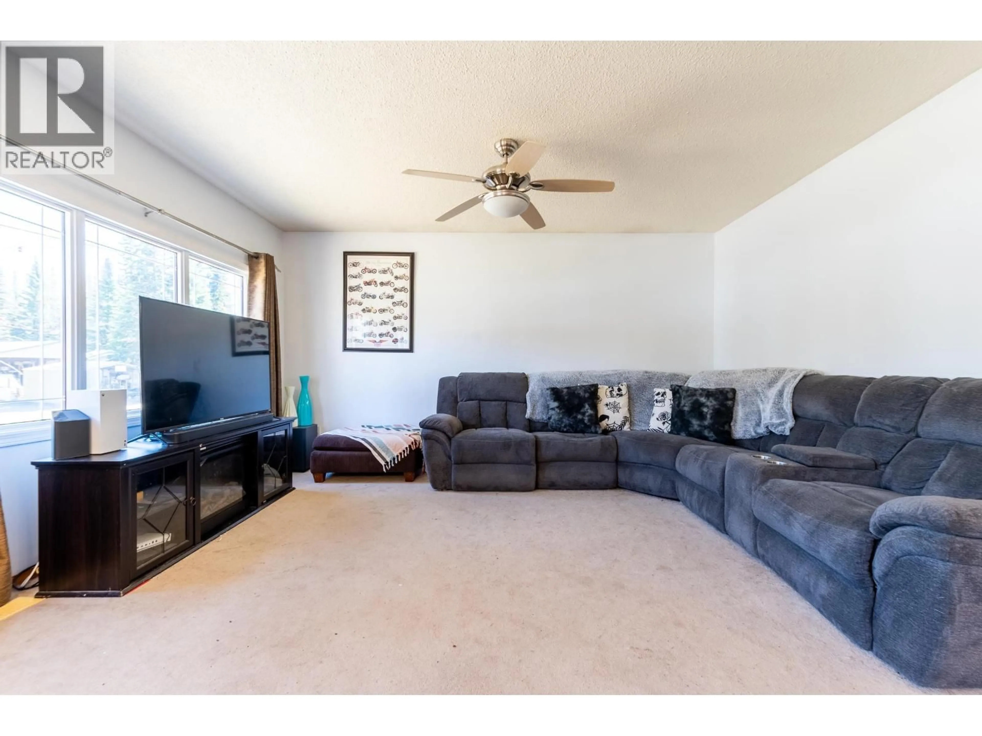 Living room with furniture, unknown for 3939 DIAMOND DRIVE, Prince George British Columbia V2K3N7