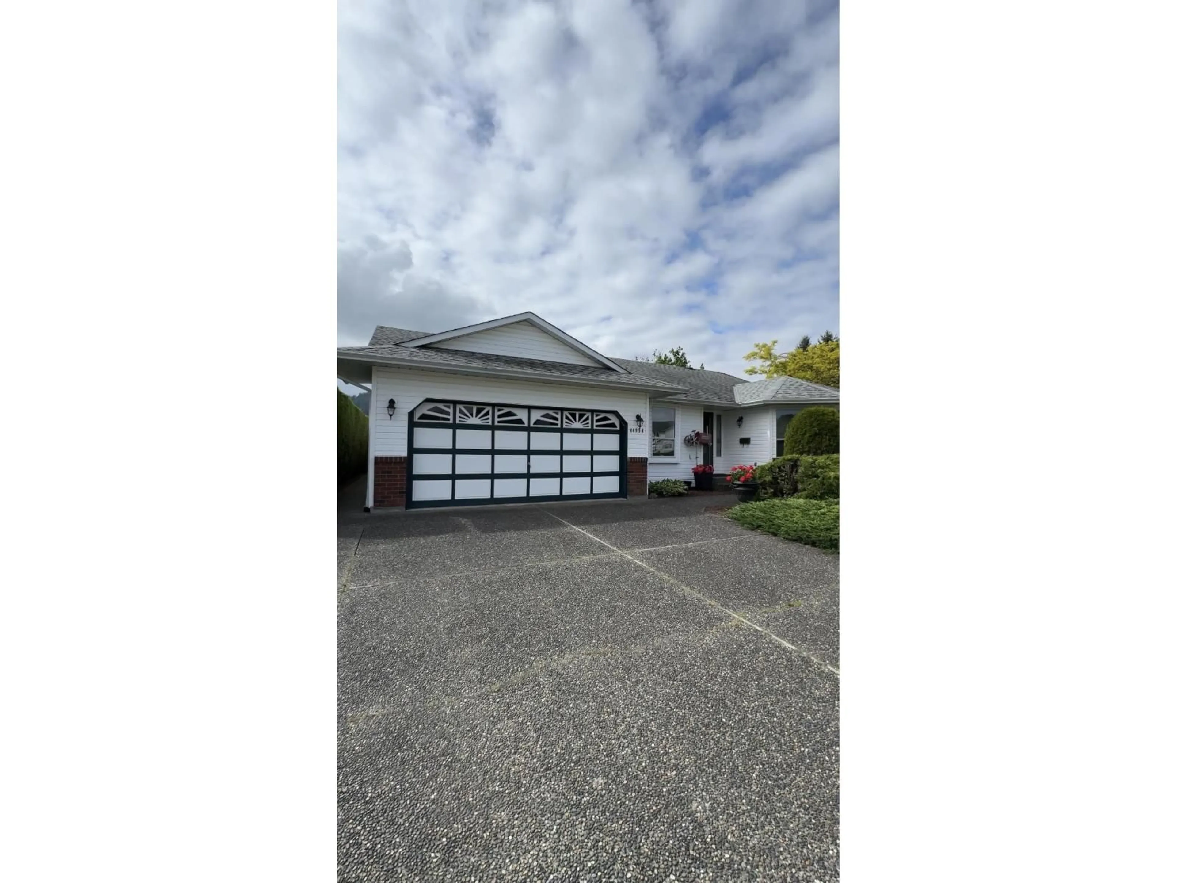 Unknown for 44954 BEDFORD PLACE, Chilliwack British Columbia V2R3C2