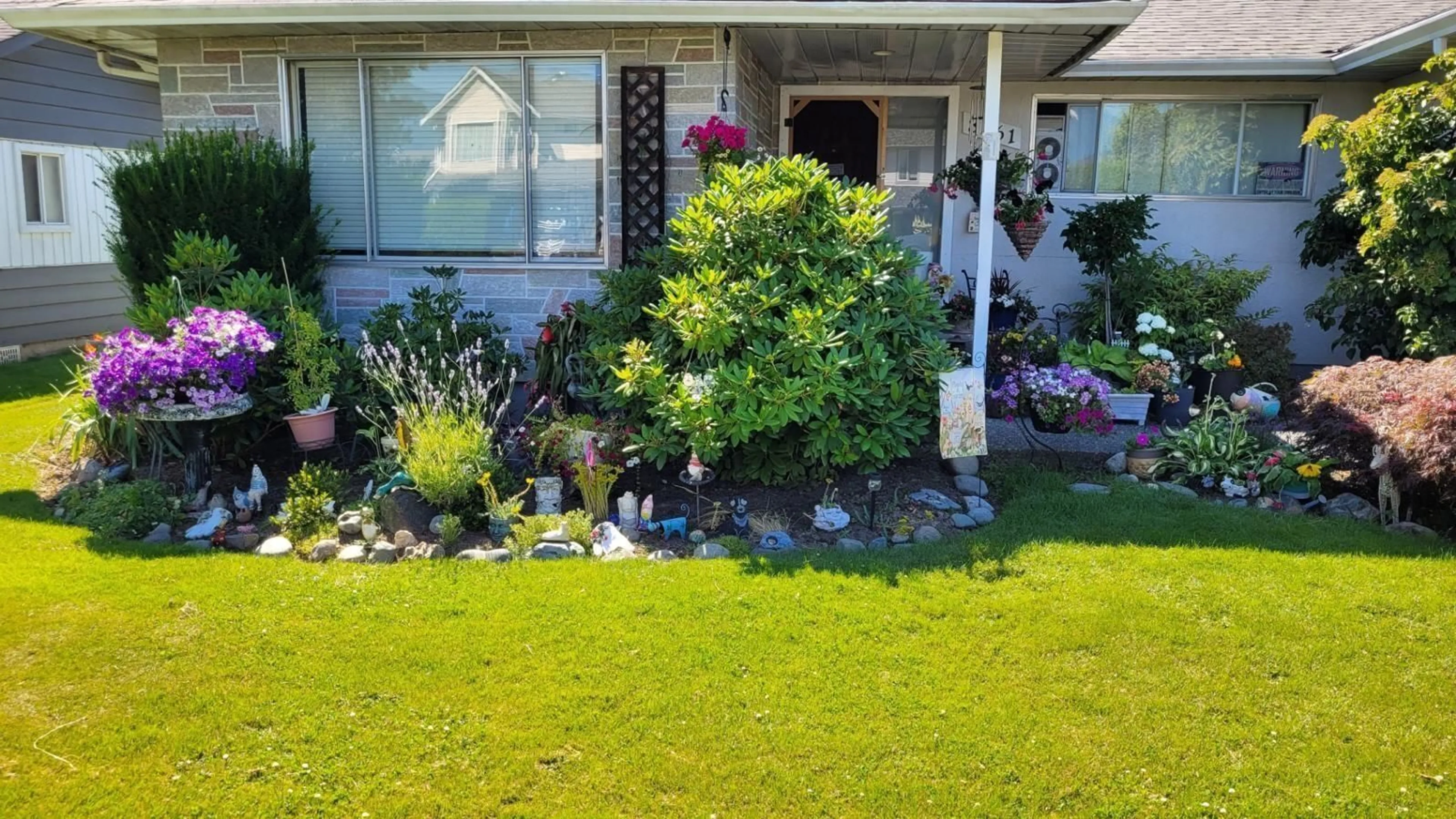 Patio, street for 8561 BROADWAY STREET, Chilliwack British Columbia V2P5V4