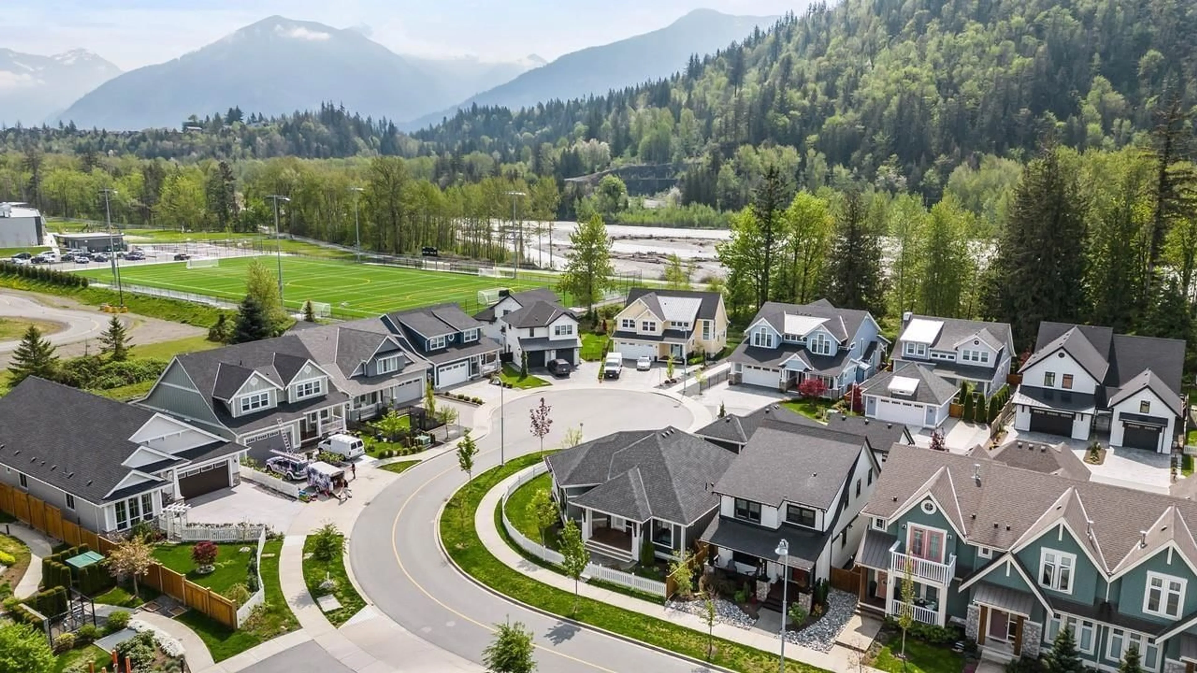 A pic from outside/outdoor area/front of a property/back of a property/a pic from drone, mountain view for 5375 TYEE LANE, Chilliwack British Columbia V2R0Y1