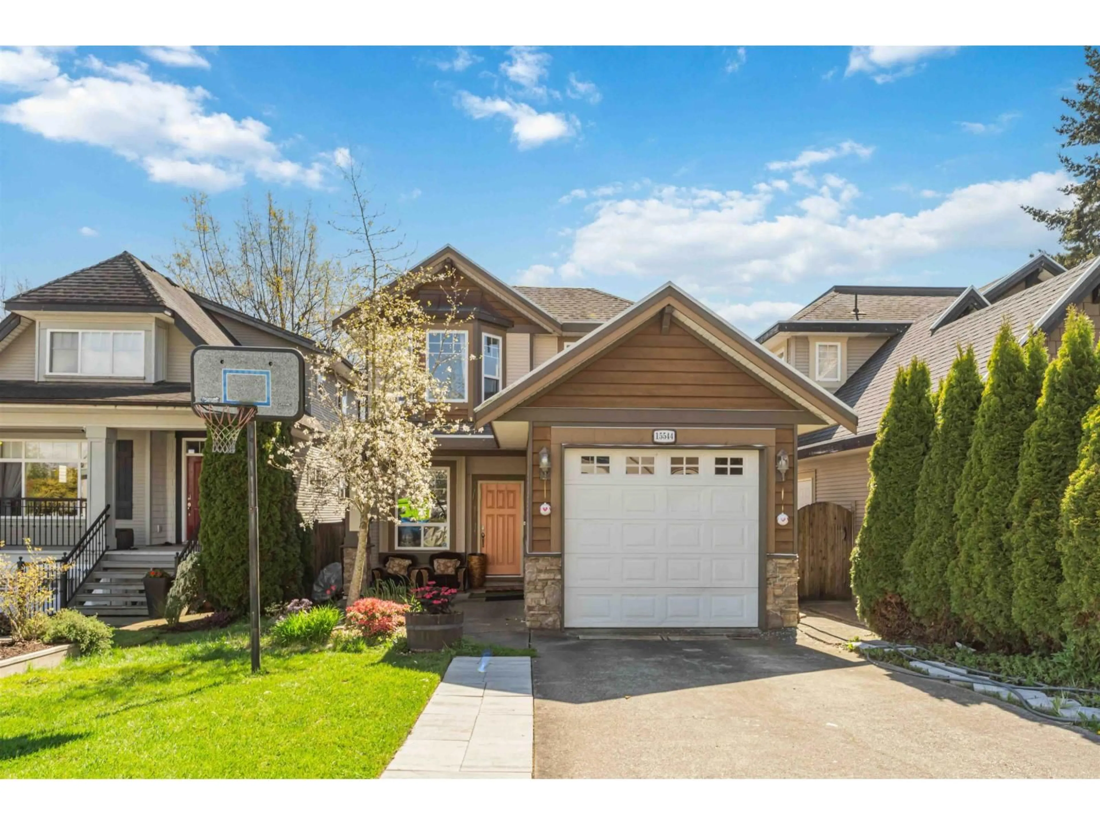 Unknown for 15544 RUSSELL AVENUE, White Rock British Columbia V4B2R3