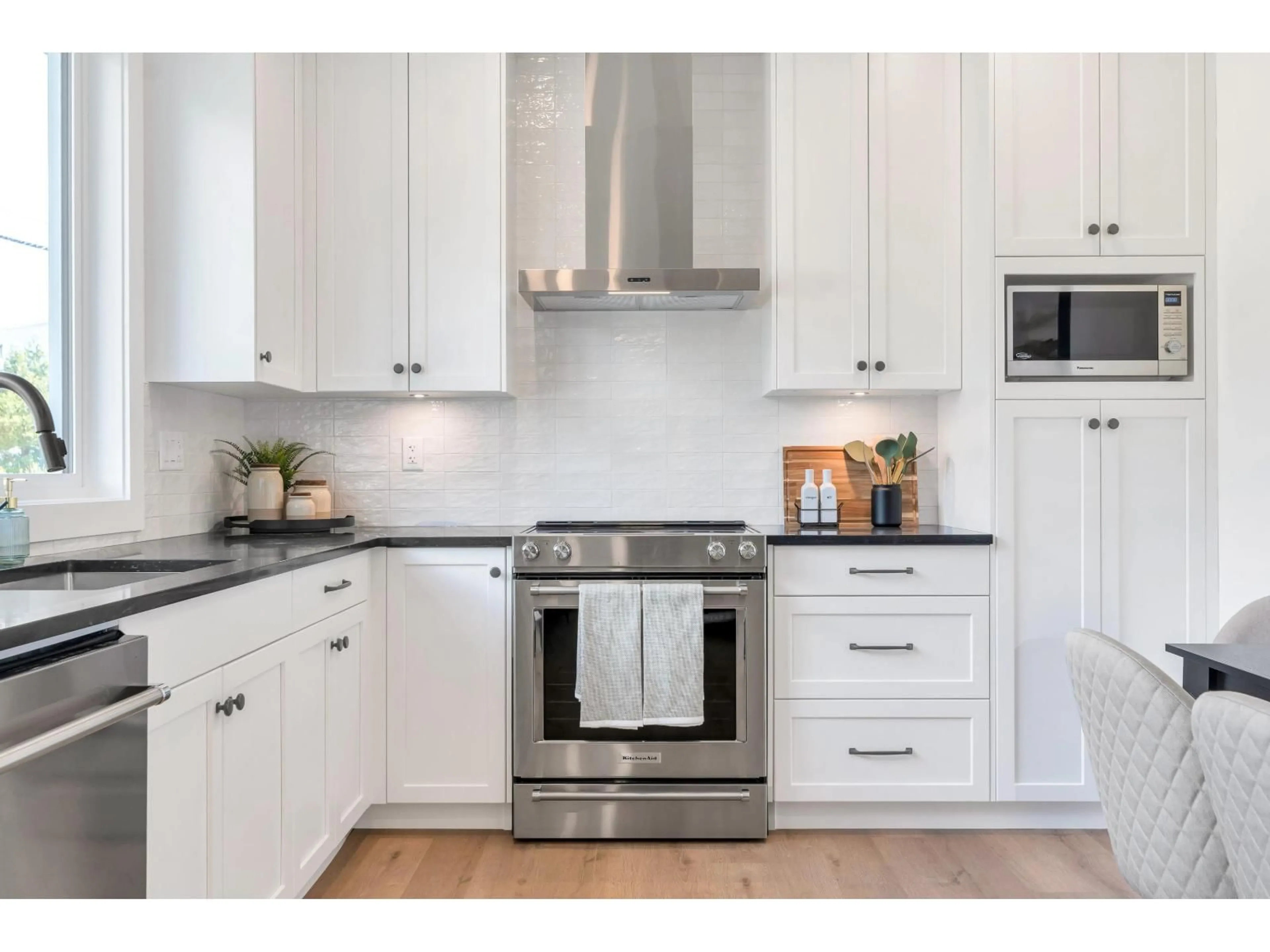 Contemporary kitchen, unknown for 3 - 558 PARK STREET, Hope British Columbia V0X1L0