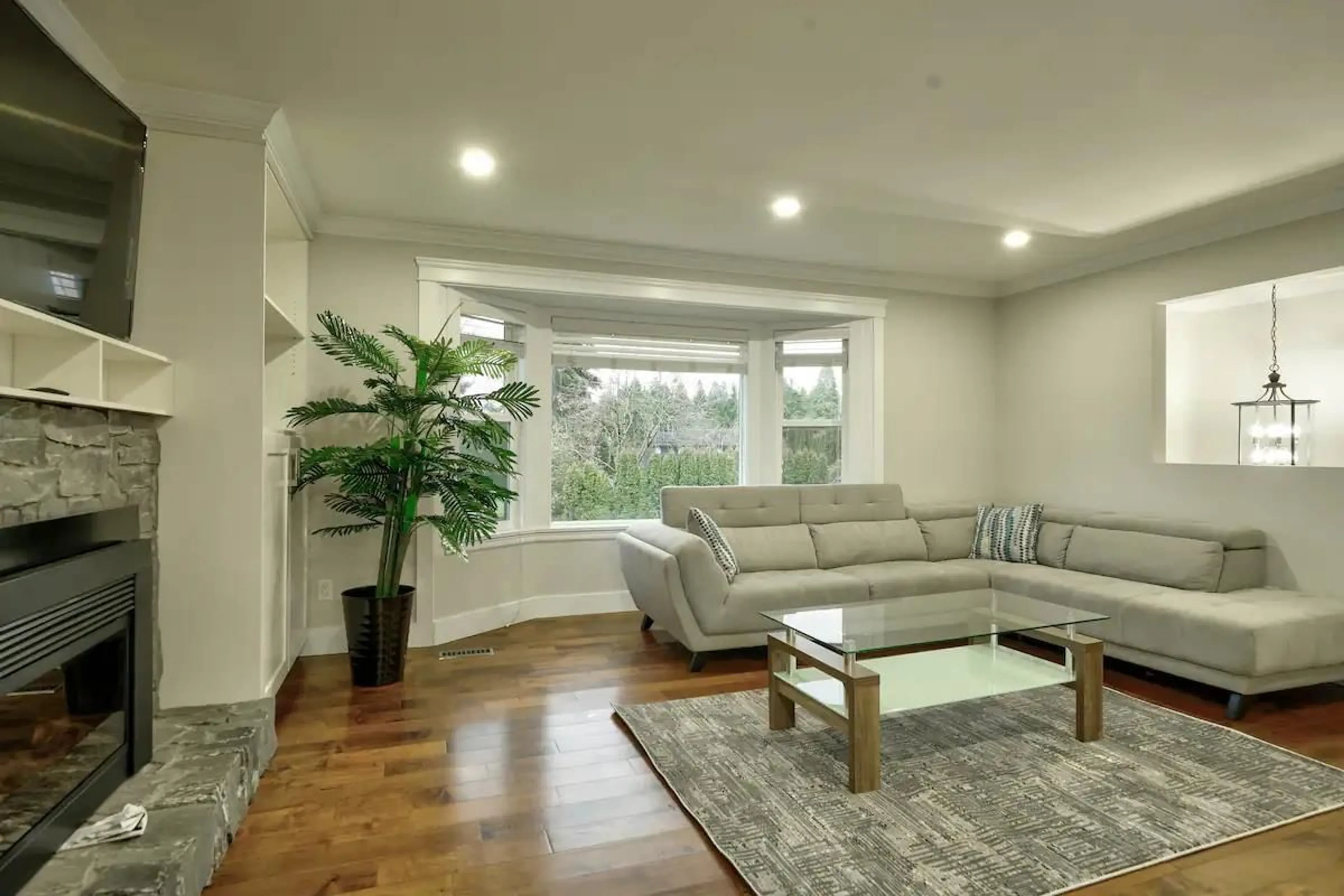 Living room with furniture, unknown for 18369 21A AVENUE, Surrey British Columbia V3Z9W2
