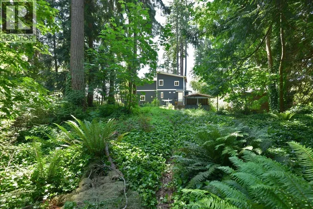 1590 OCEAN BEACH, Gibsons 2