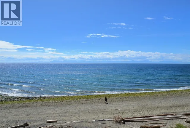 1590 OCEAN BEACH, Gibsons 3