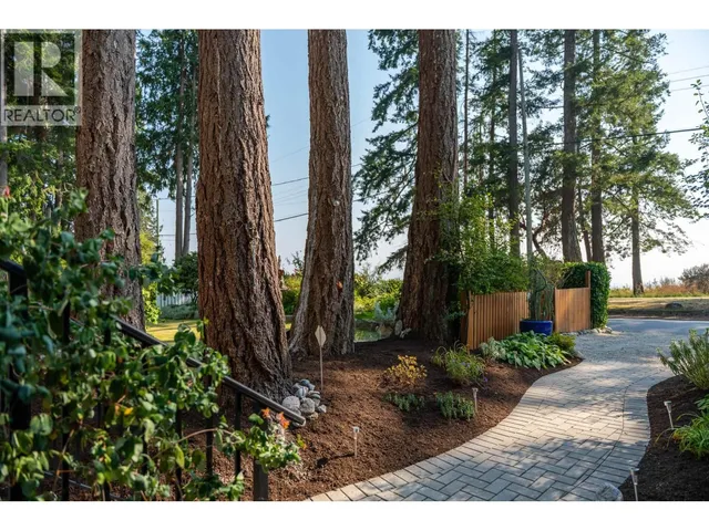 1590 OCEAN BEACH, Gibsons 5