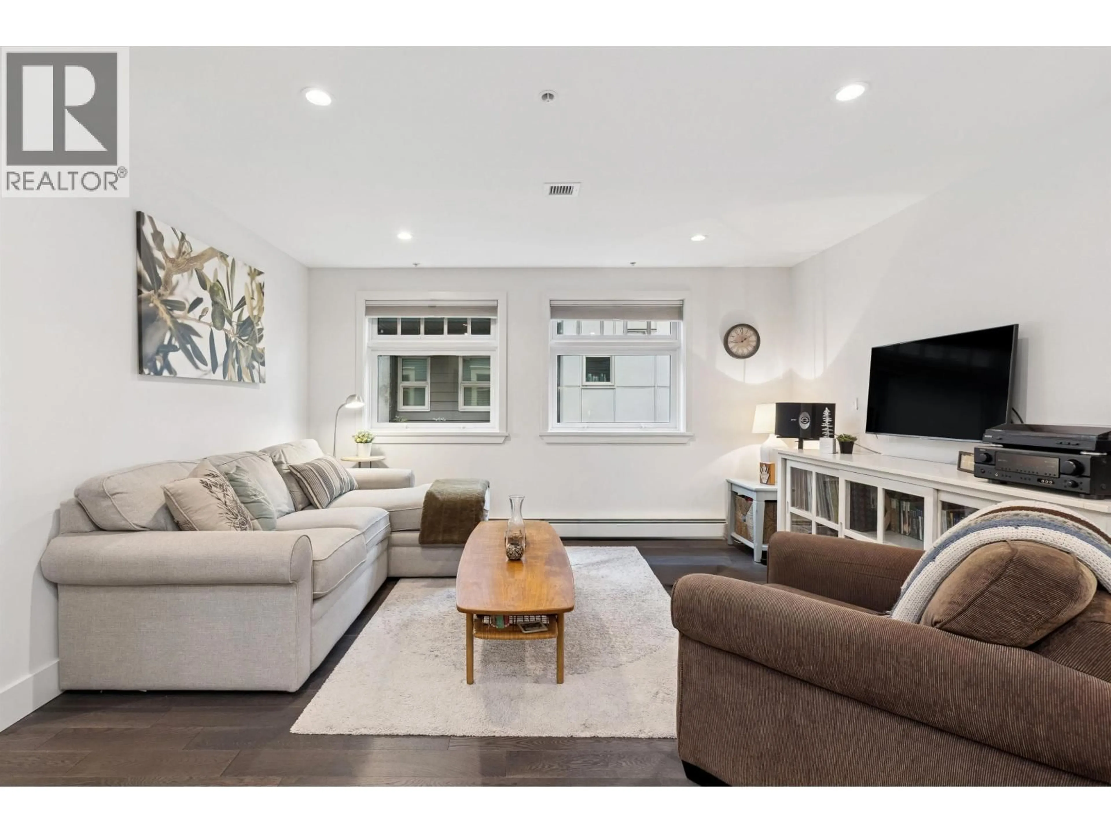 Living room with furniture, unknown for 2 - 244 5TH STREET, North Vancouver British Columbia V7L1L7
