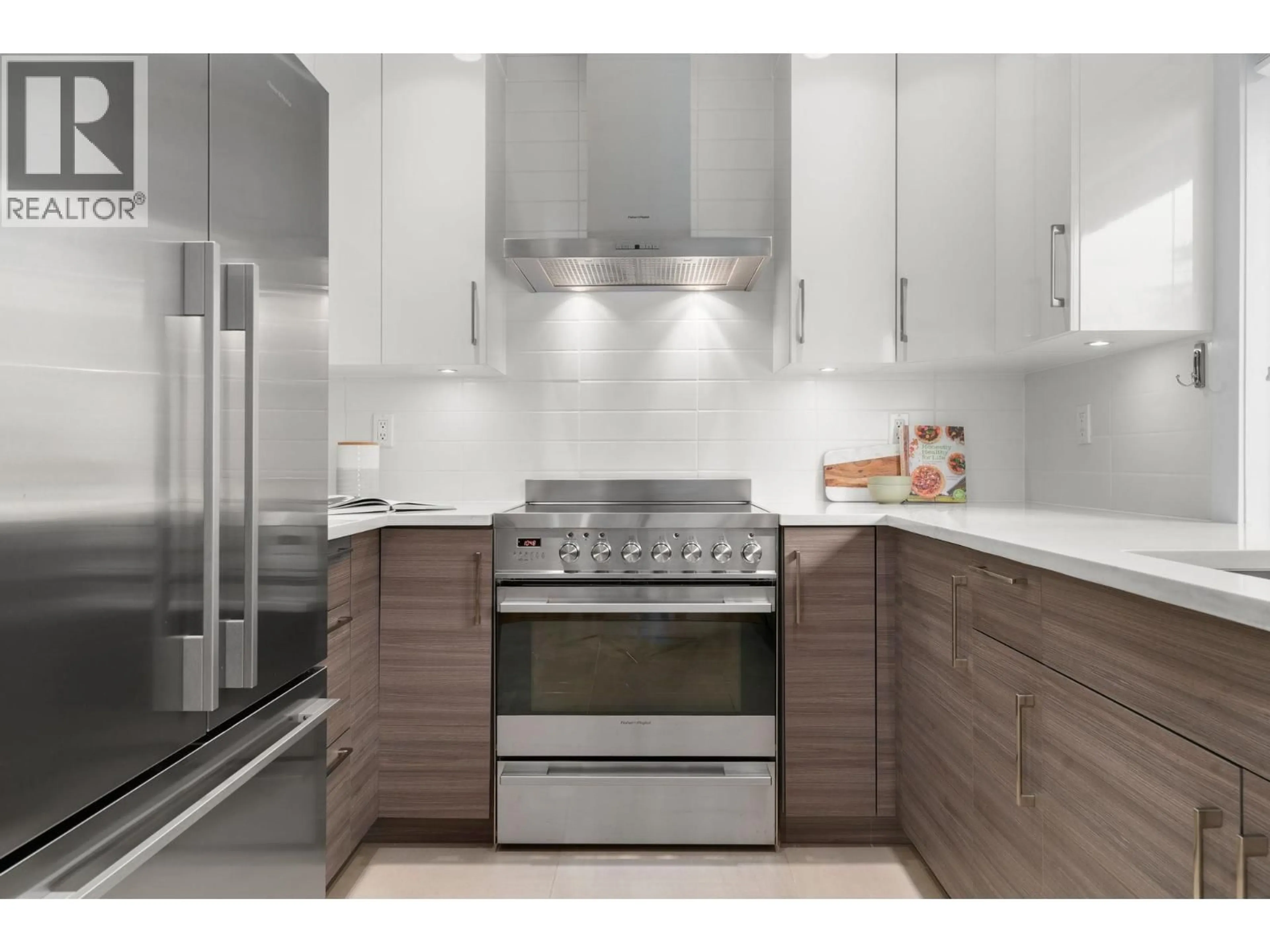 Contemporary kitchen, unknown for 6235 ASHWORTH AVENUE, Burnaby British Columbia V5E3T8