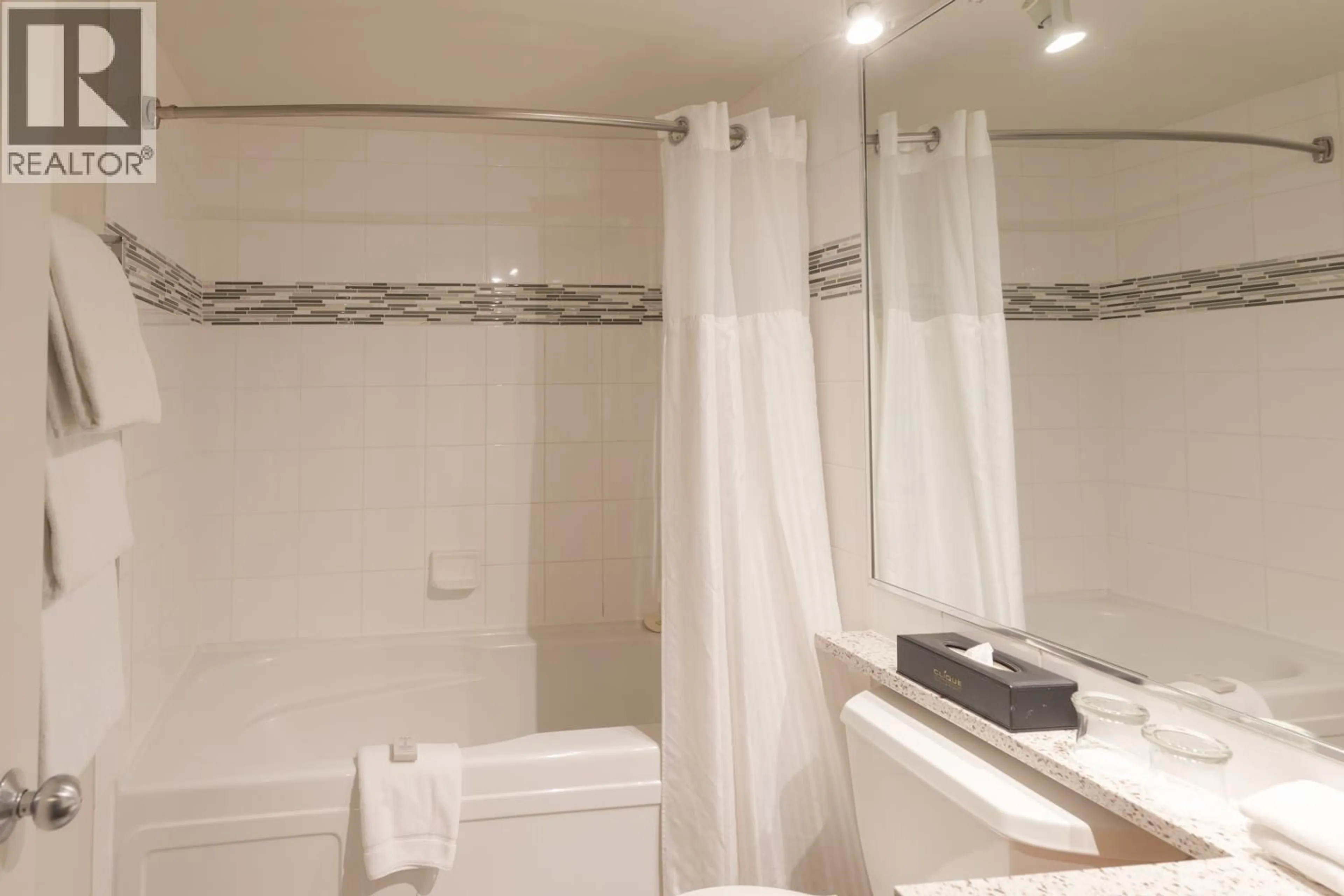 Standard bathroom, ceramic/tile floor for 431 - 4899 PAINTED CLIFF ROAD, Whistler British Columbia V8E1E2