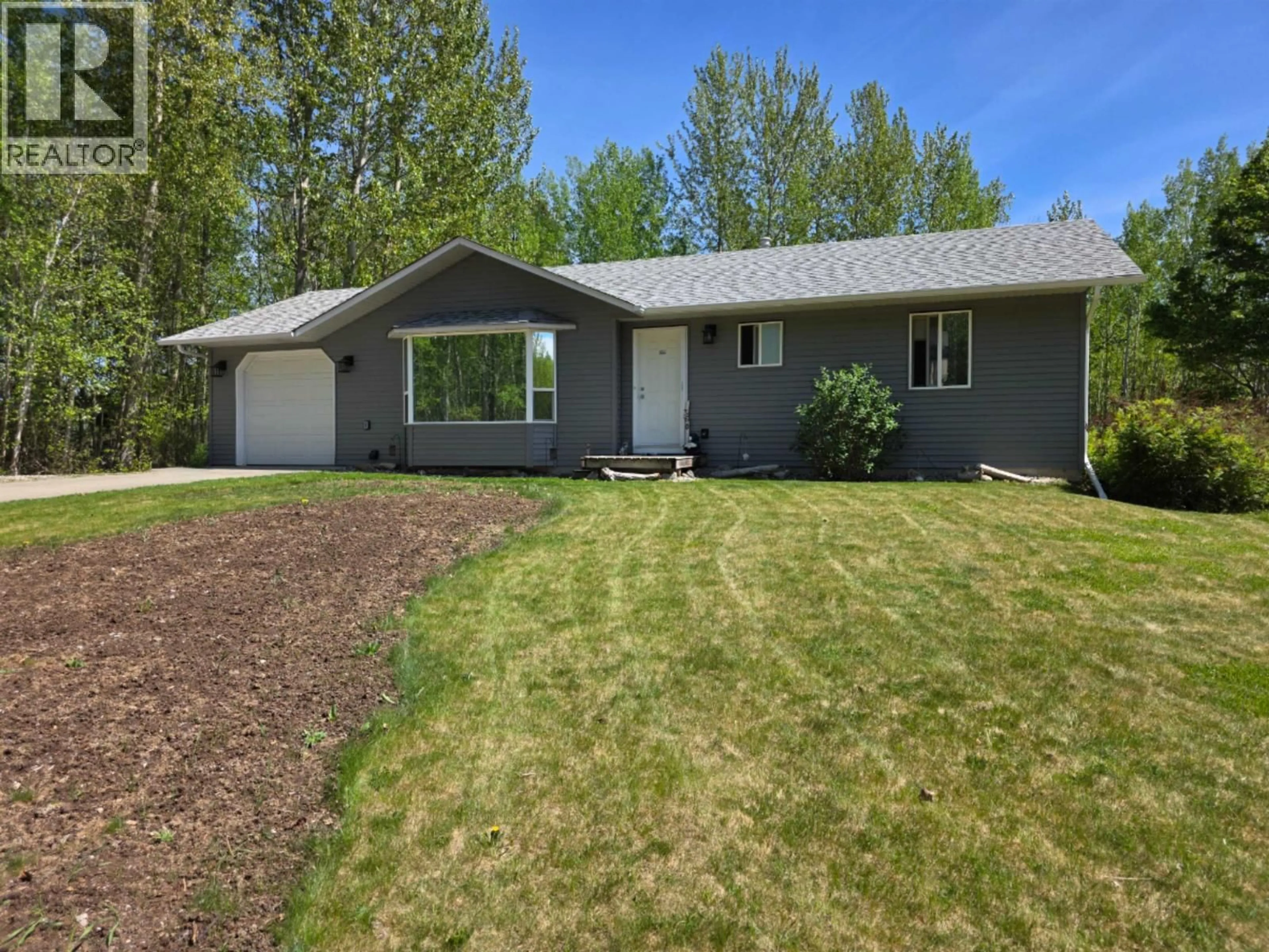 Home with vinyl exterior material, street for 360 DAWSON STREET, Quesnel British Columbia V2J6A9