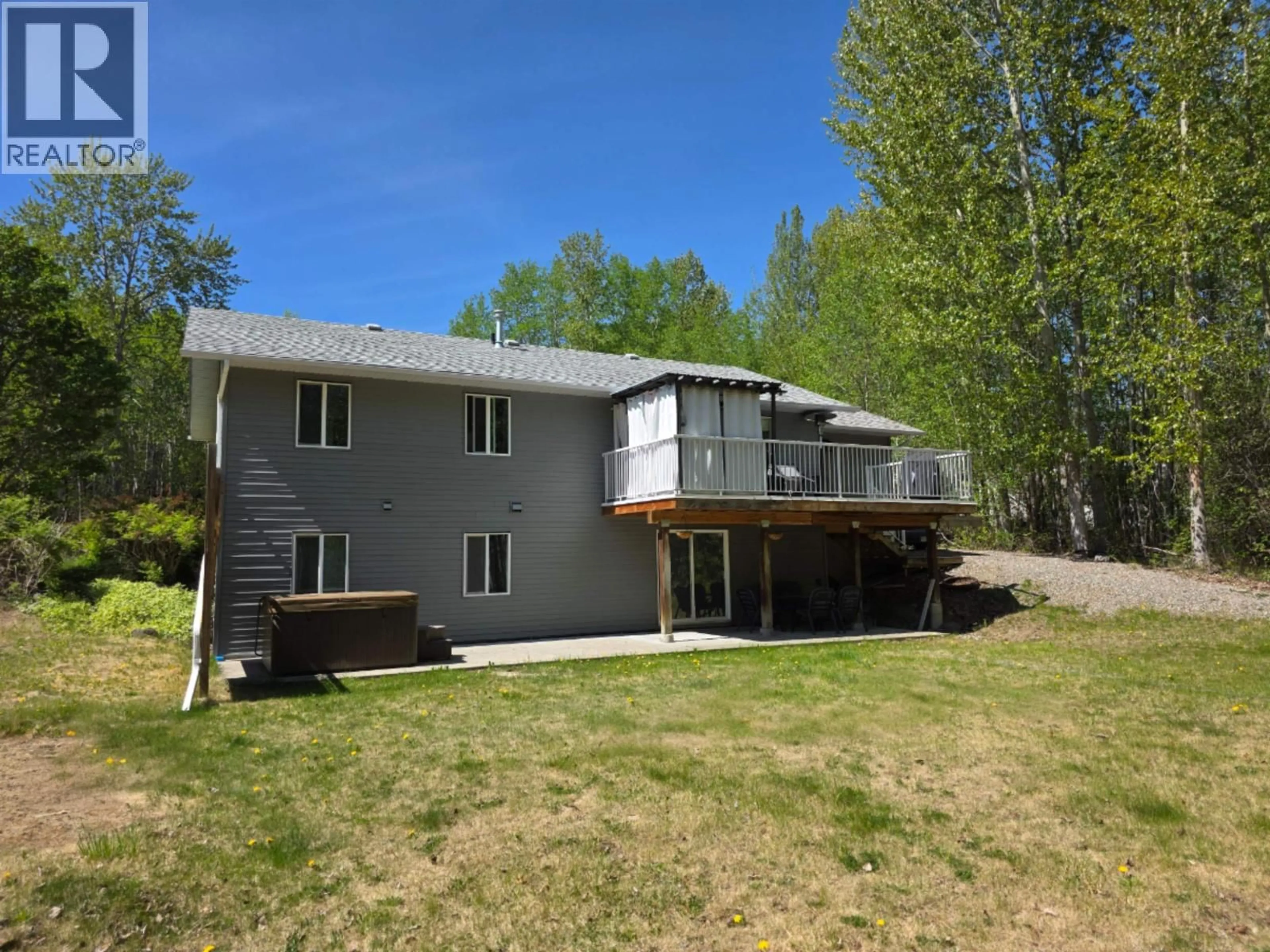 A pic from outside/outdoor area/front of a property/back of a property/a pic from drone, unknown for 360 DAWSON STREET, Quesnel British Columbia V2J6A9