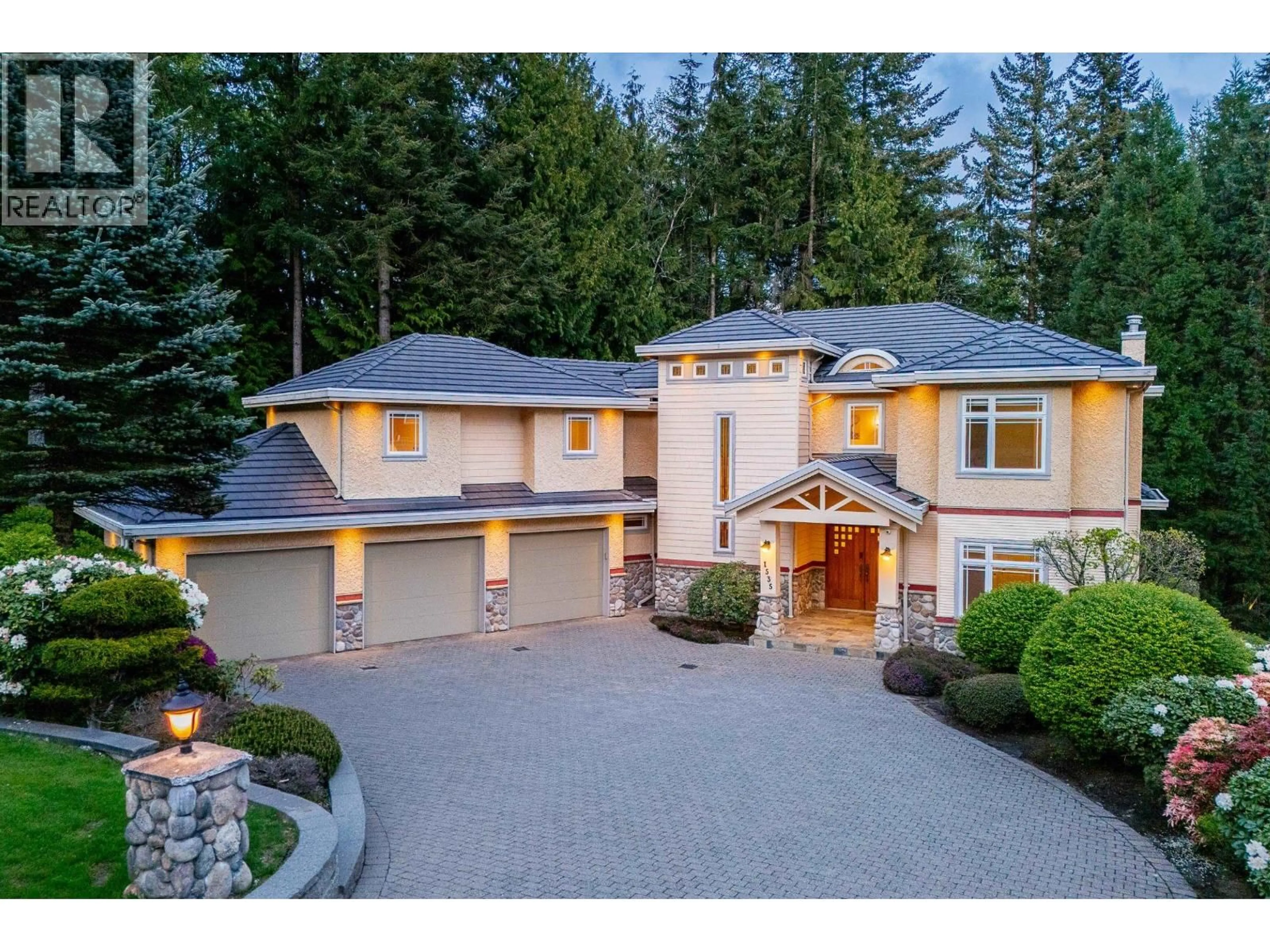 A pic from outside/outdoor area/front of a property/back of a property/a pic from drone, street for 1535 ROCKCRESS PLACE, Coquitlam British Columbia V3E2Y1