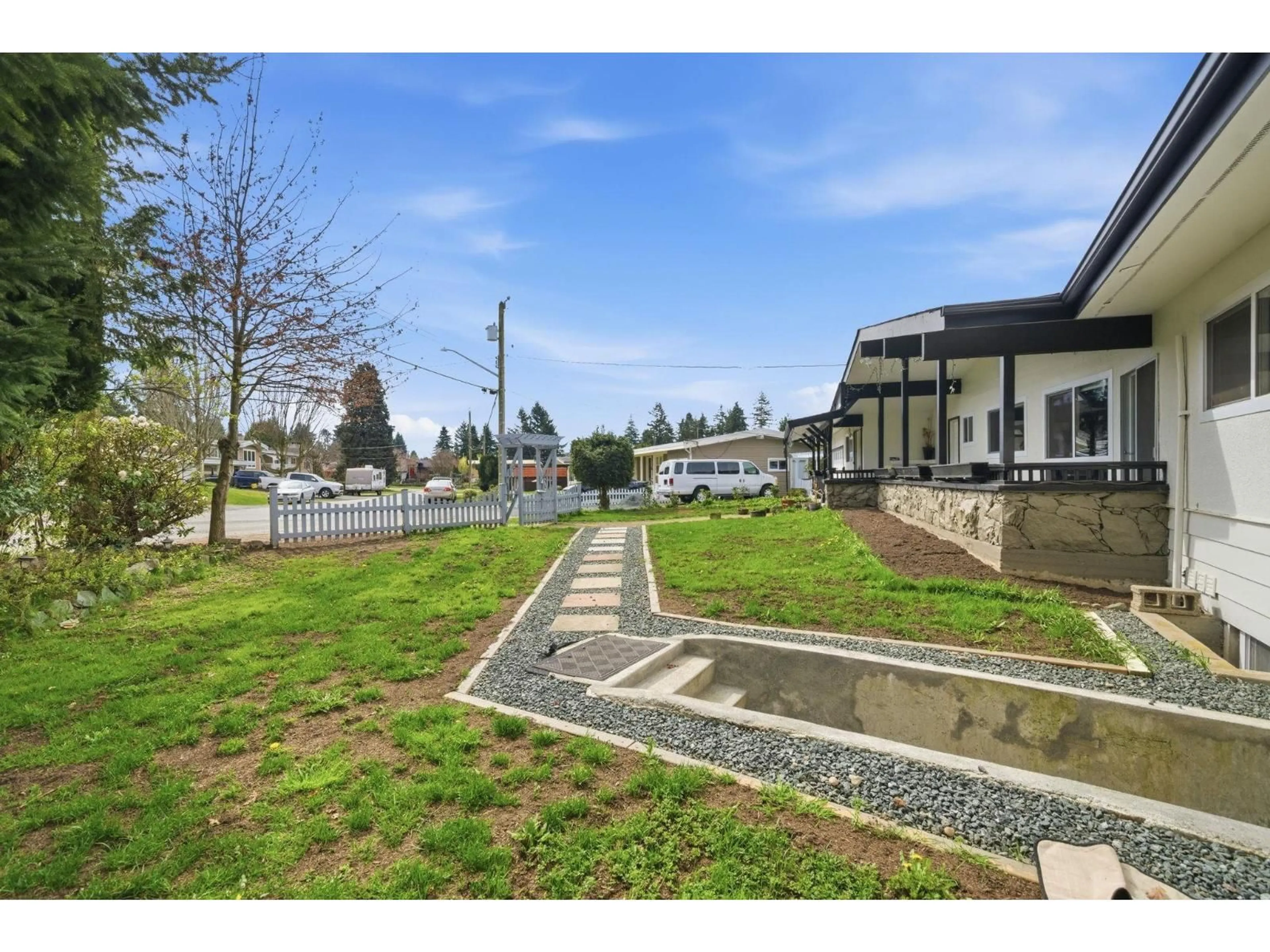 Patio, unknown for 2291 RAINIER STREET, Abbotsford British Columbia V2T3E7