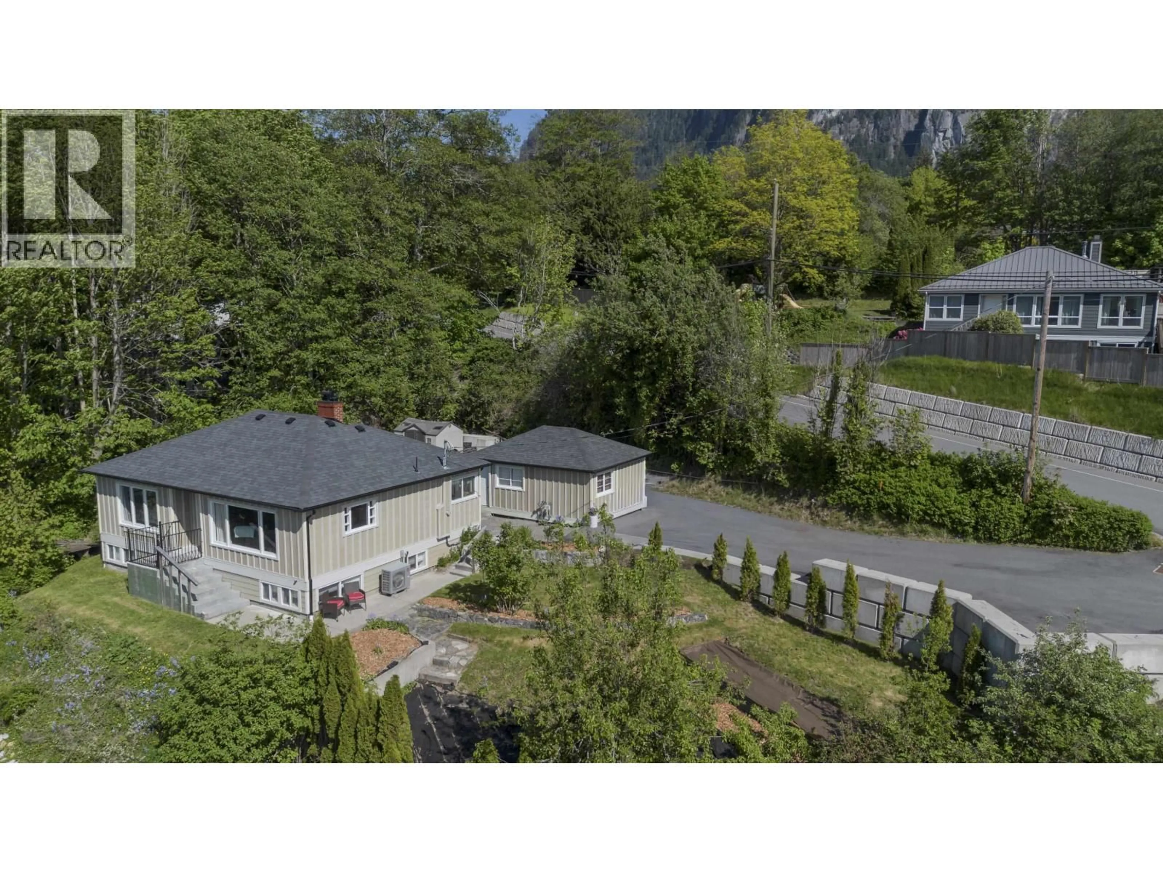 A pic from outside/outdoor area/front of a property/back of a property/a pic from drone, mountain view for 38139 CLARKE DRIVE, Squamish British Columbia V8B0C8