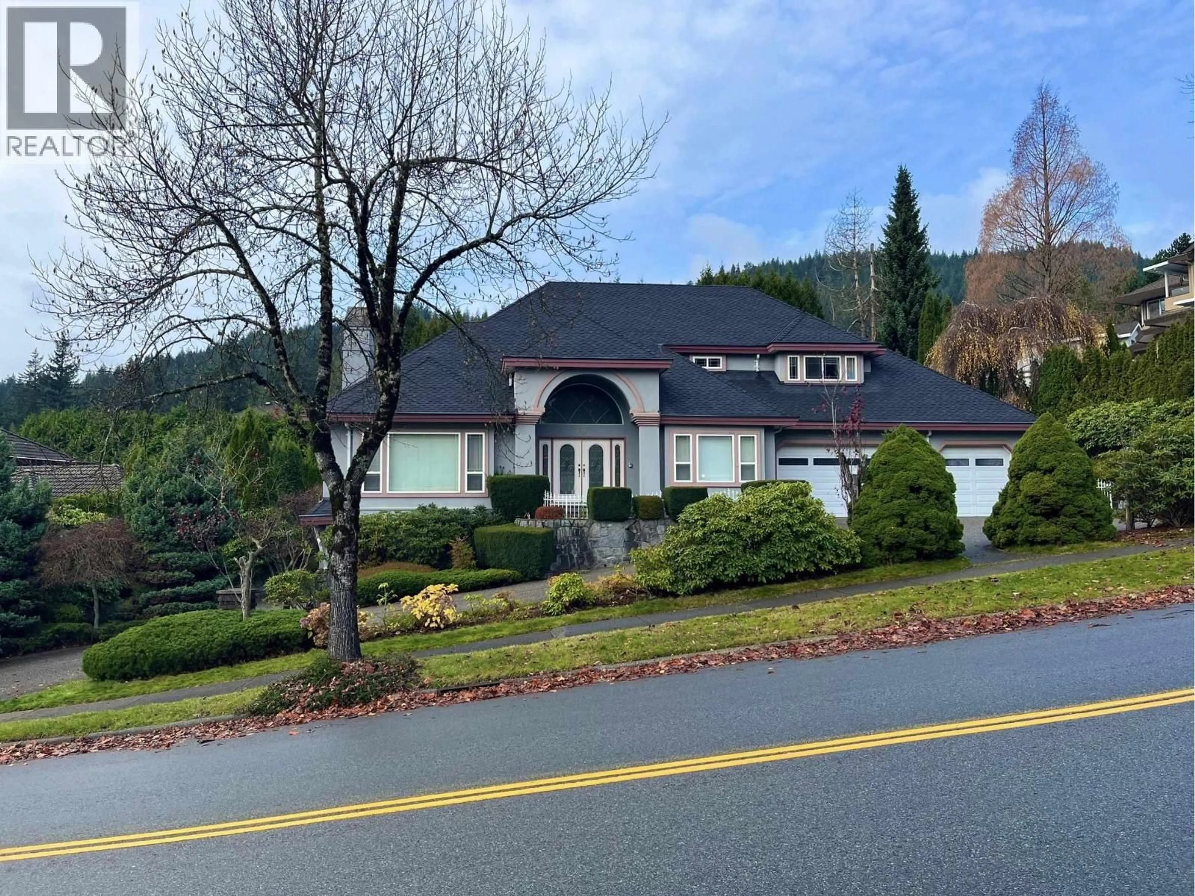 Unknown for 3022 PLATEAU BOULEVARD, Coquitlam British Columbia V3E2W7