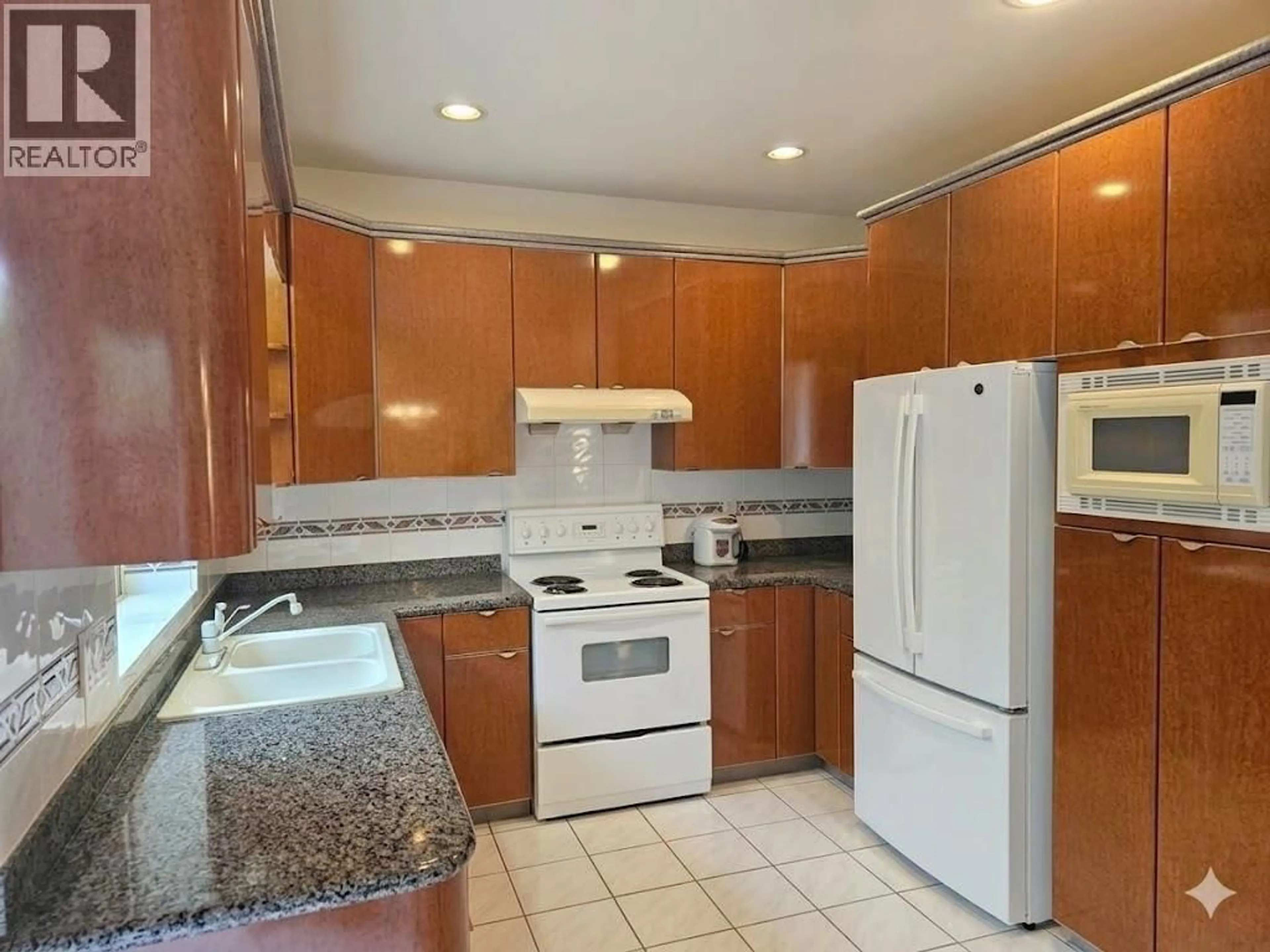 Standard kitchen, unknown for 6 - 8693 NO. 3 ROAD, Richmond British Columbia V6Y2E6