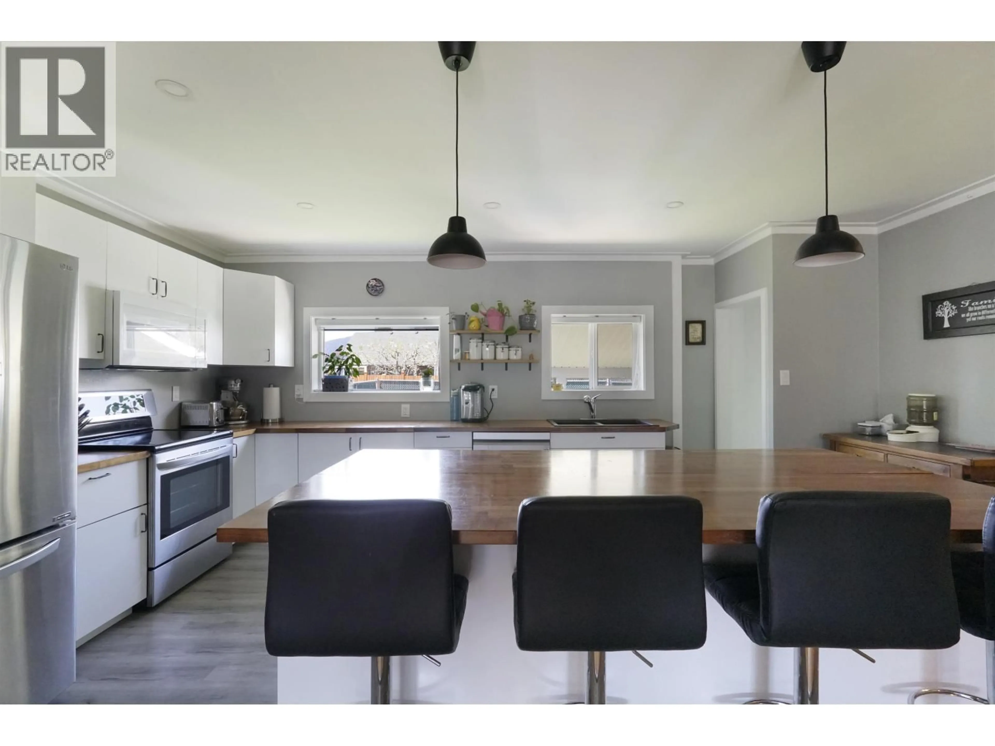 Open concept kitchen, unknown for 33 WOHLER STREET, Kitimat British Columbia V8C1H7