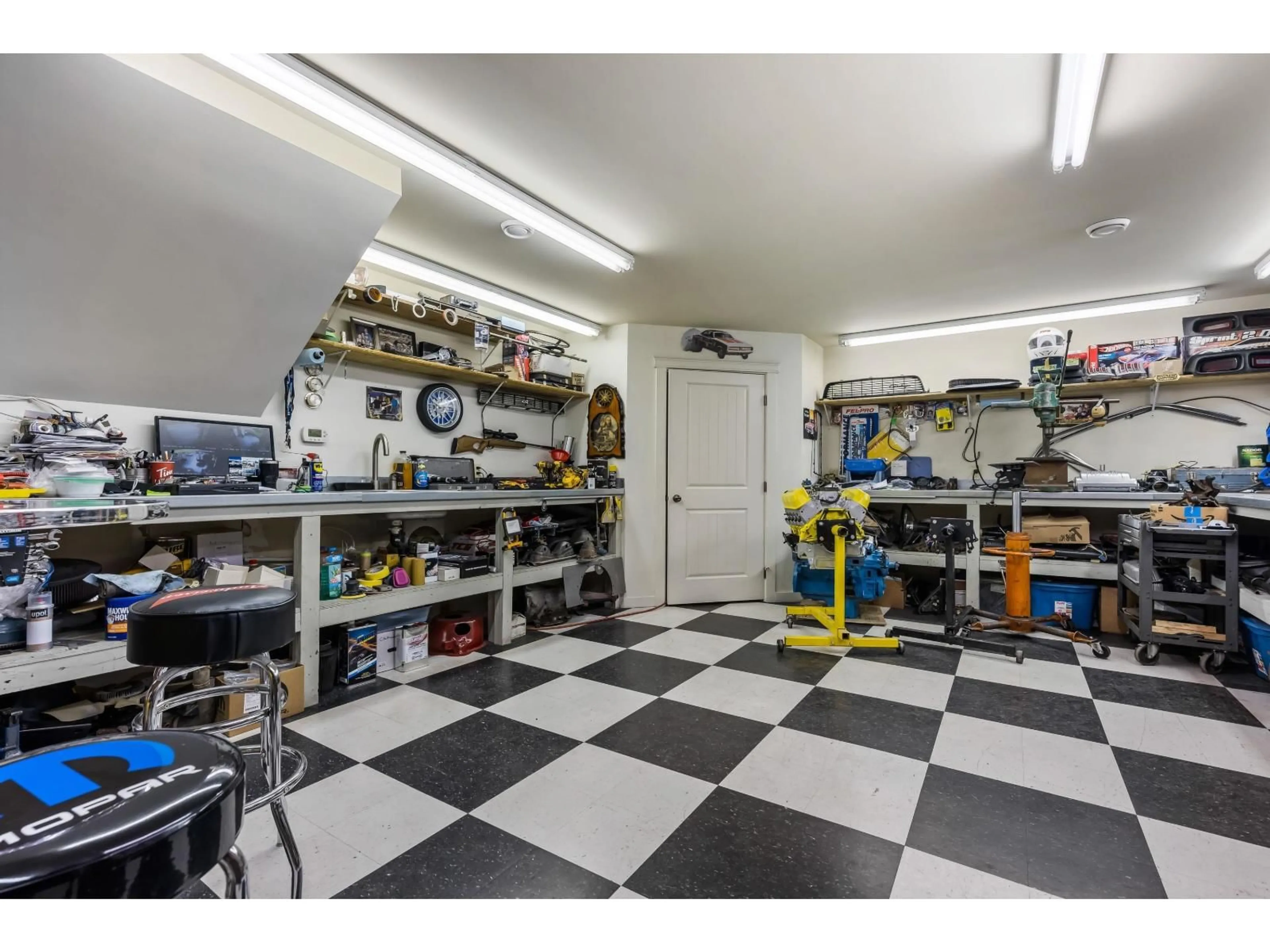 Indoor garage for 152 - 51075 FALLS COURT, Chilliwack British Columbia V4Z1K7