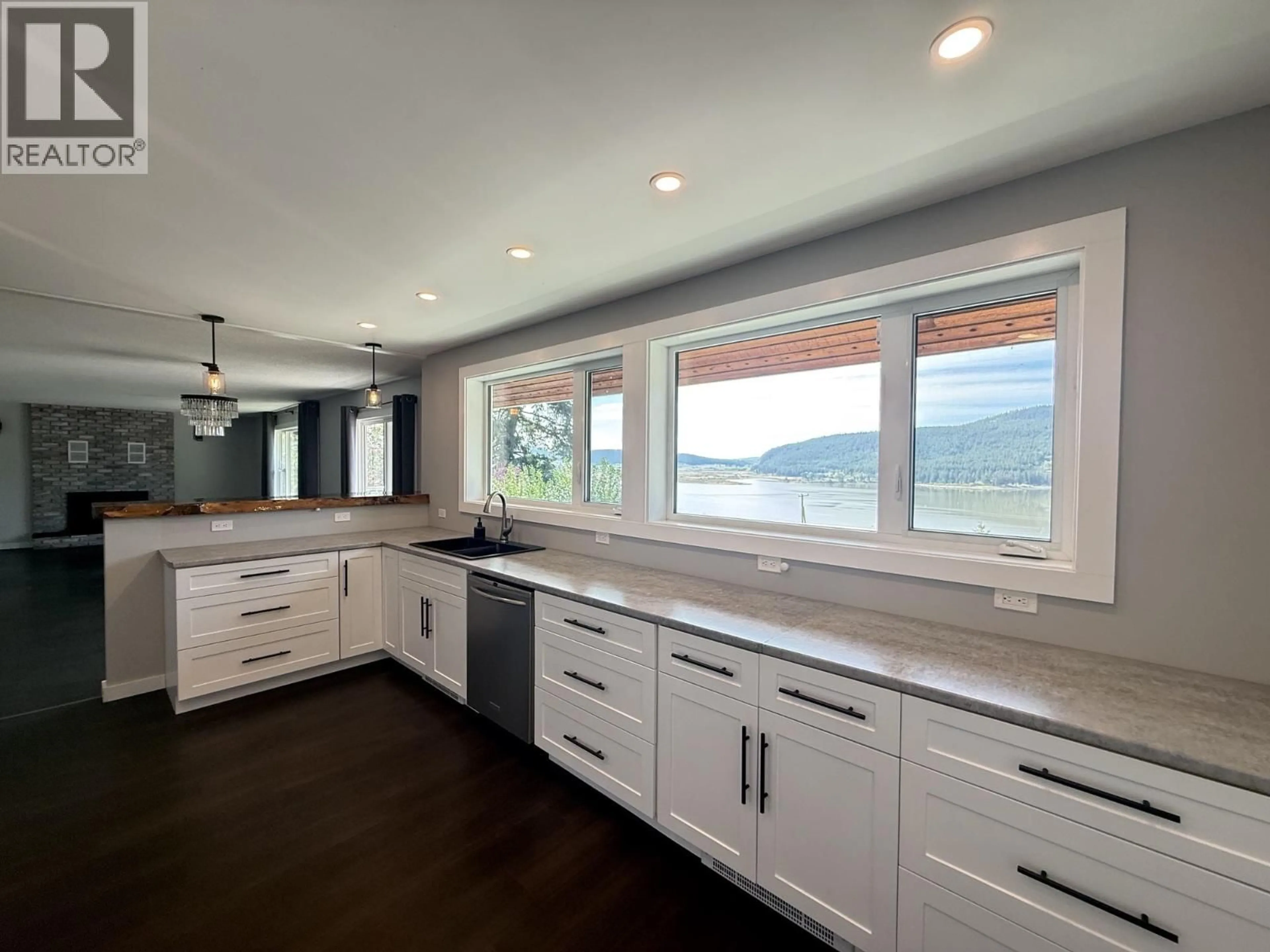 Open concept kitchen, unknown for 2412 BELLEVUE DRIVE, Williams Lake British Columbia V2G5H2