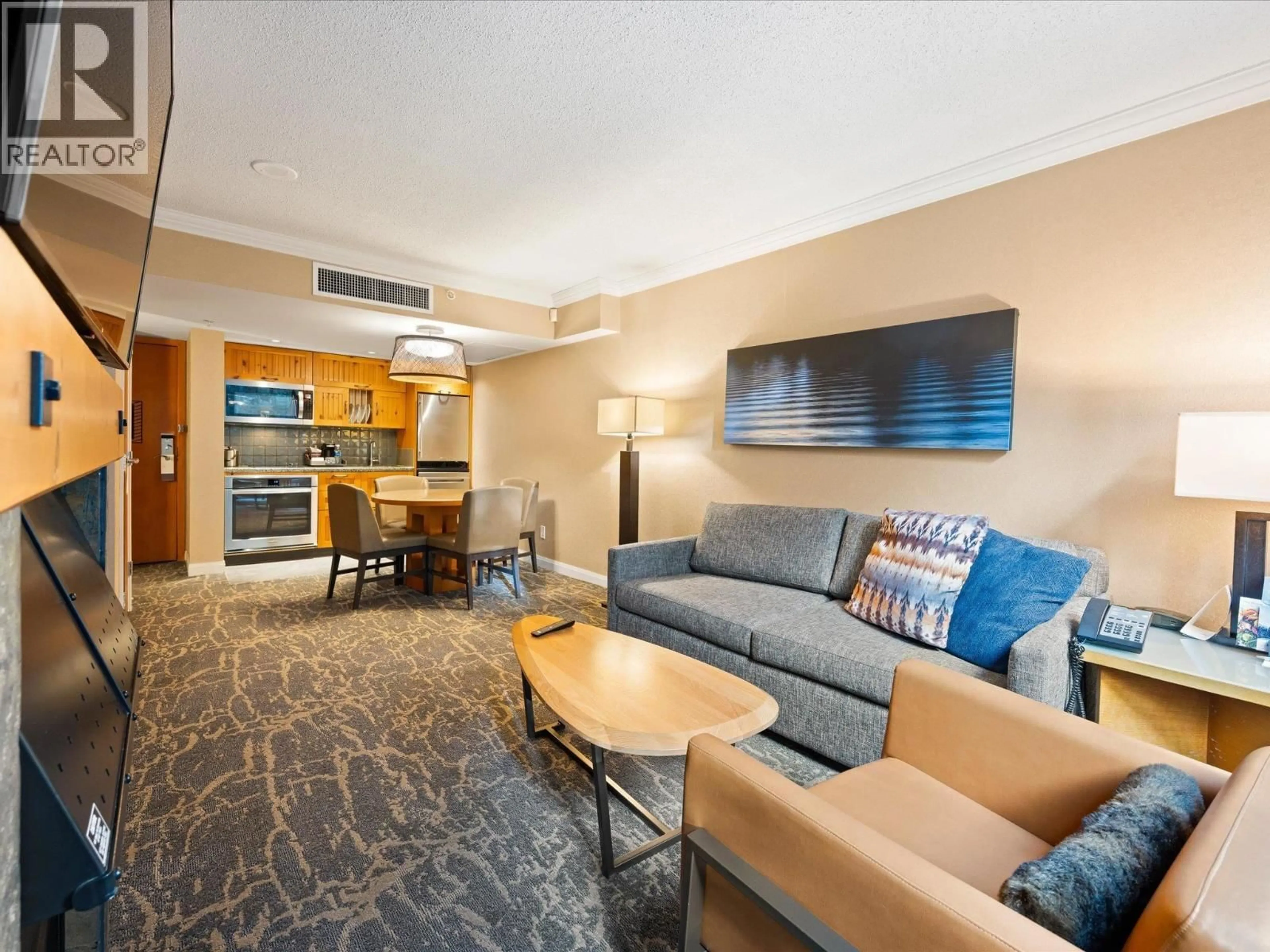 Living room with furniture, unknown for 972 - 4090 WHISTLER WAY, Whistler British Columbia V8E1J3