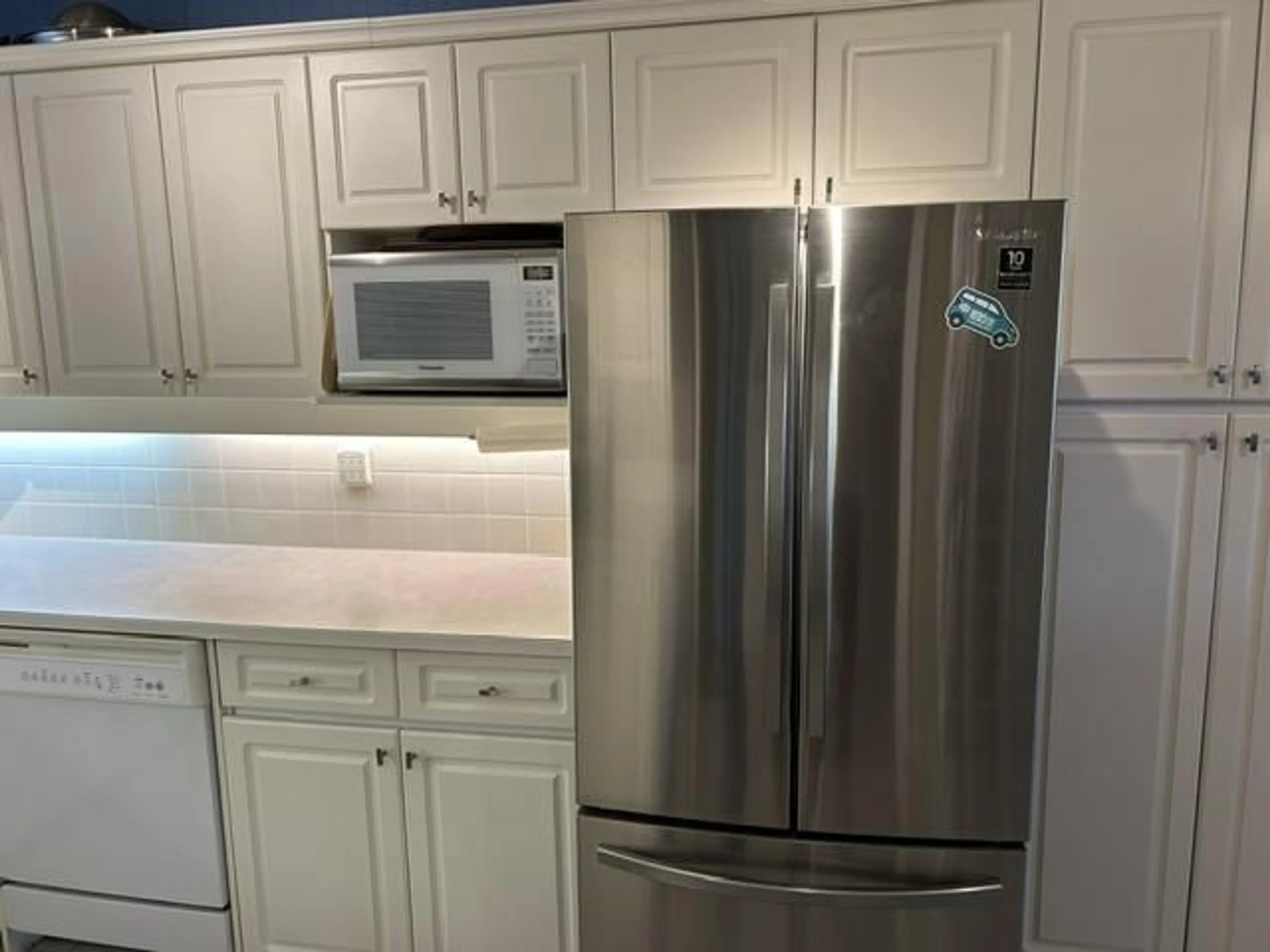 Standard kitchen, unknown for 203 - 45734 PATTEN AVENUE, Chilliwack British Columbia V2P1S1