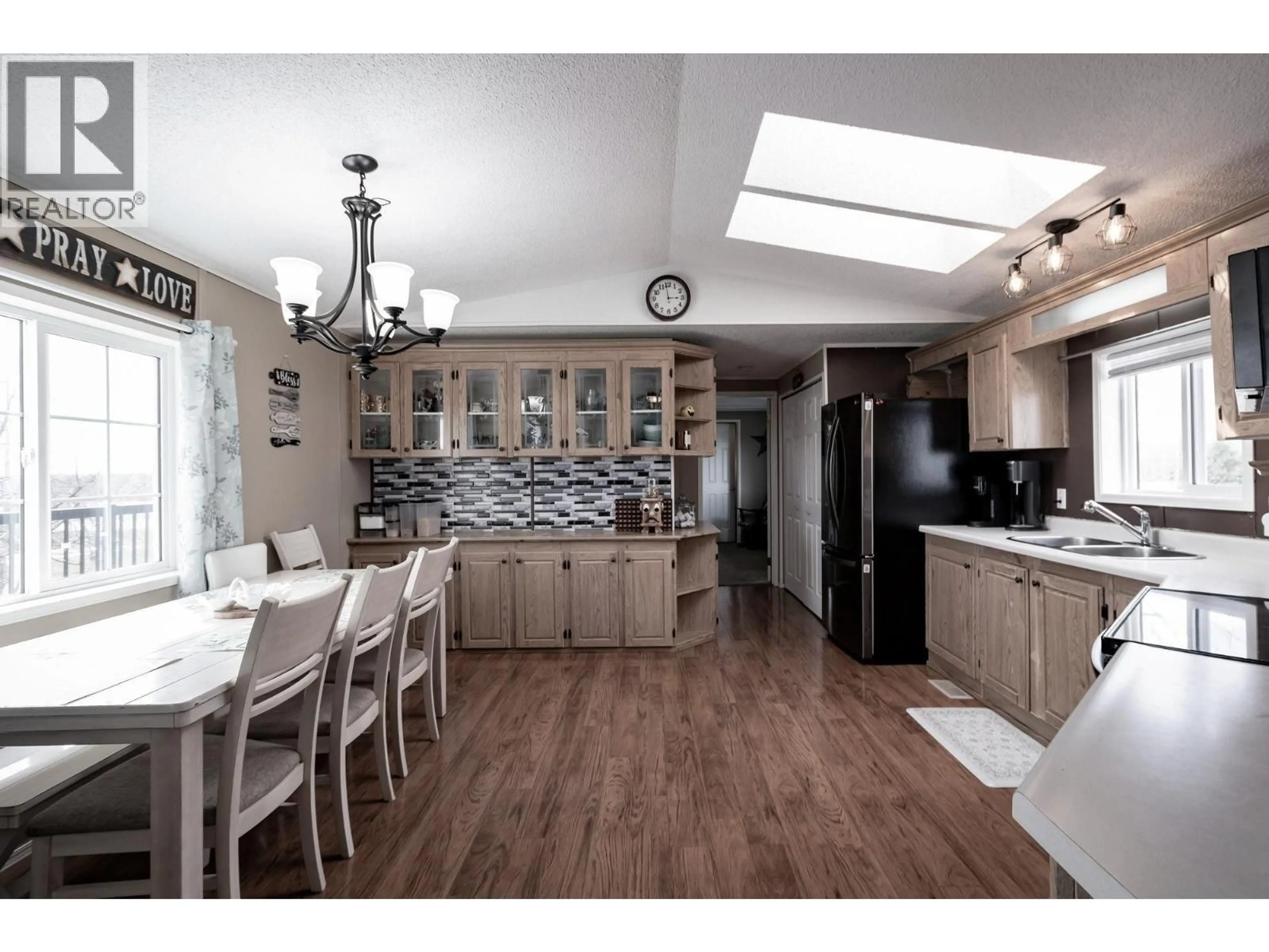 Open concept kitchen, unknown for 7947 269 ROAD, Fort St. John British Columbia V1J1H0